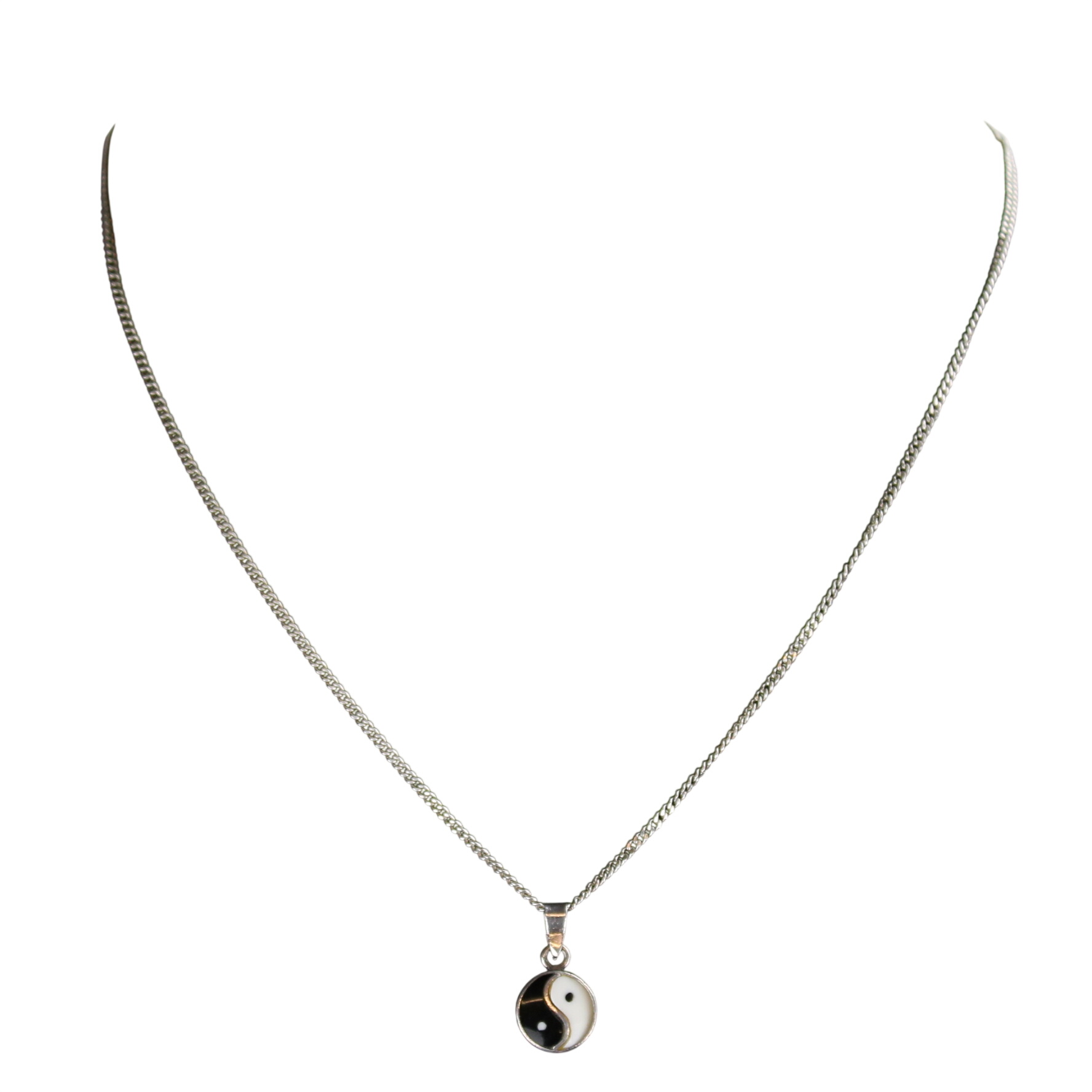 Acheter Collier "Yin-Yang" ☯ - Argent 925 Très bon état - 25,00 € Collier "Yin-Yang" ☯ - Argent 925 Très bon état reconditionné disponible sur Label Emmaüs