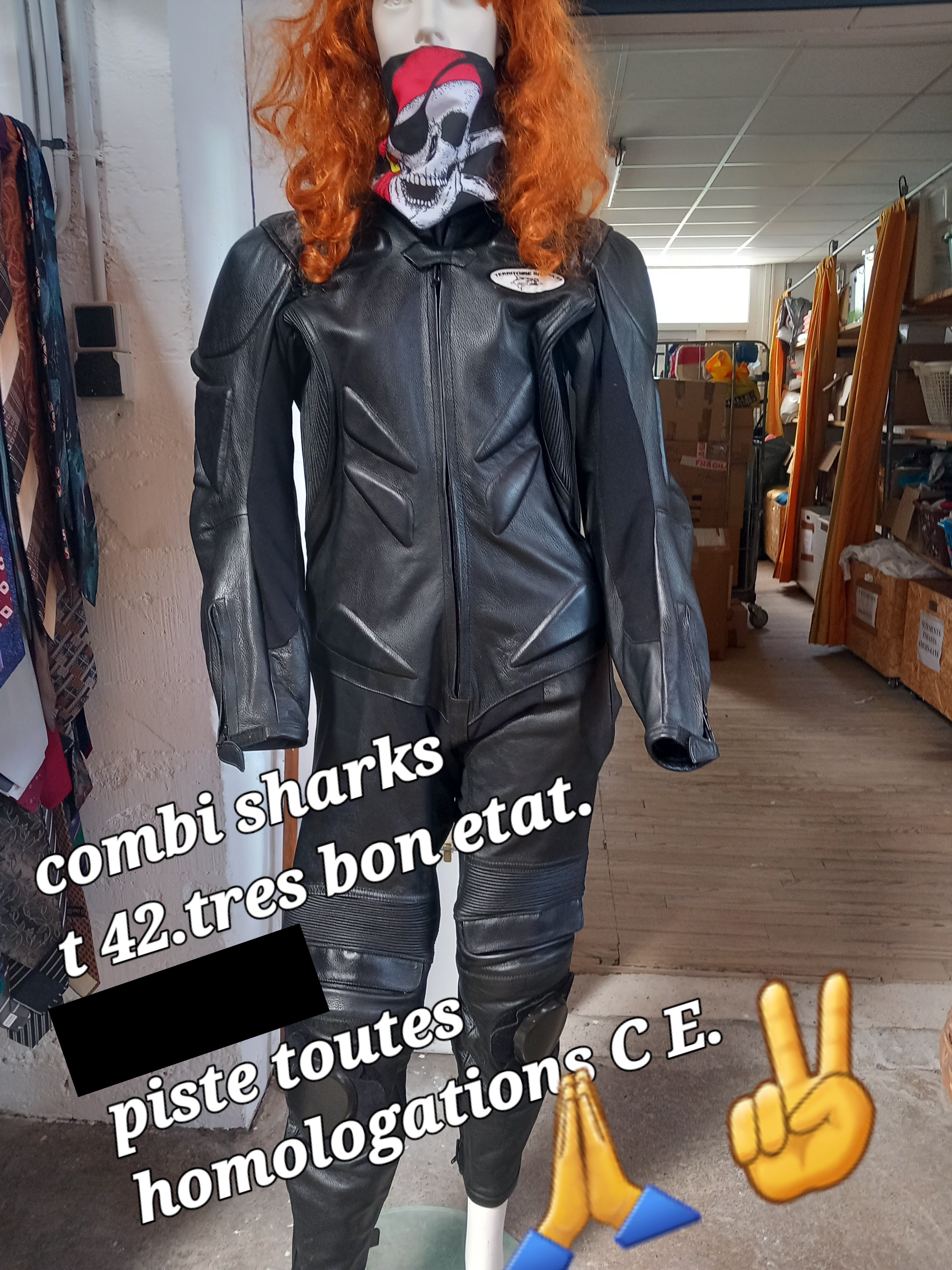 Voir photo 8 de Combinaison de moto de piste en cuir / Femme T.42 - Territoire Sharks Combinaison de moto de piste en cuir / Femme T.42 - Territoire Sharks Très bon état reconditionné photo 8