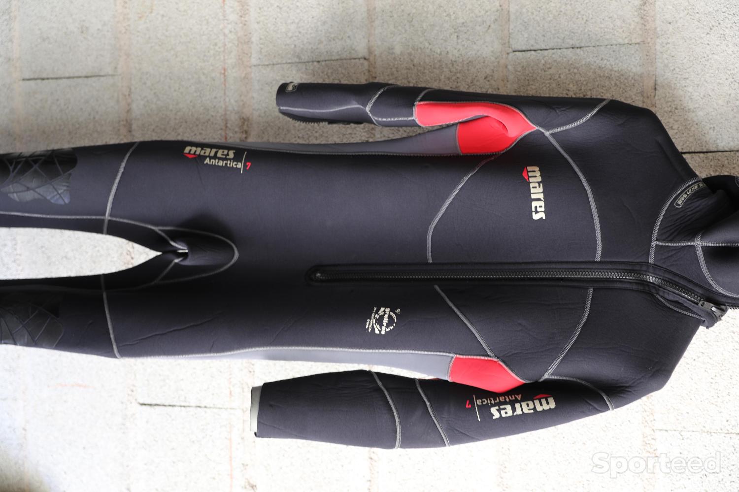 Combinaison de plongée Mares Très bon état - 75,00 € Combinaison de plongée Mares Très bon état Mares est une marque connue, donc la marque standardisée reconditionné disponible sur Sporteed