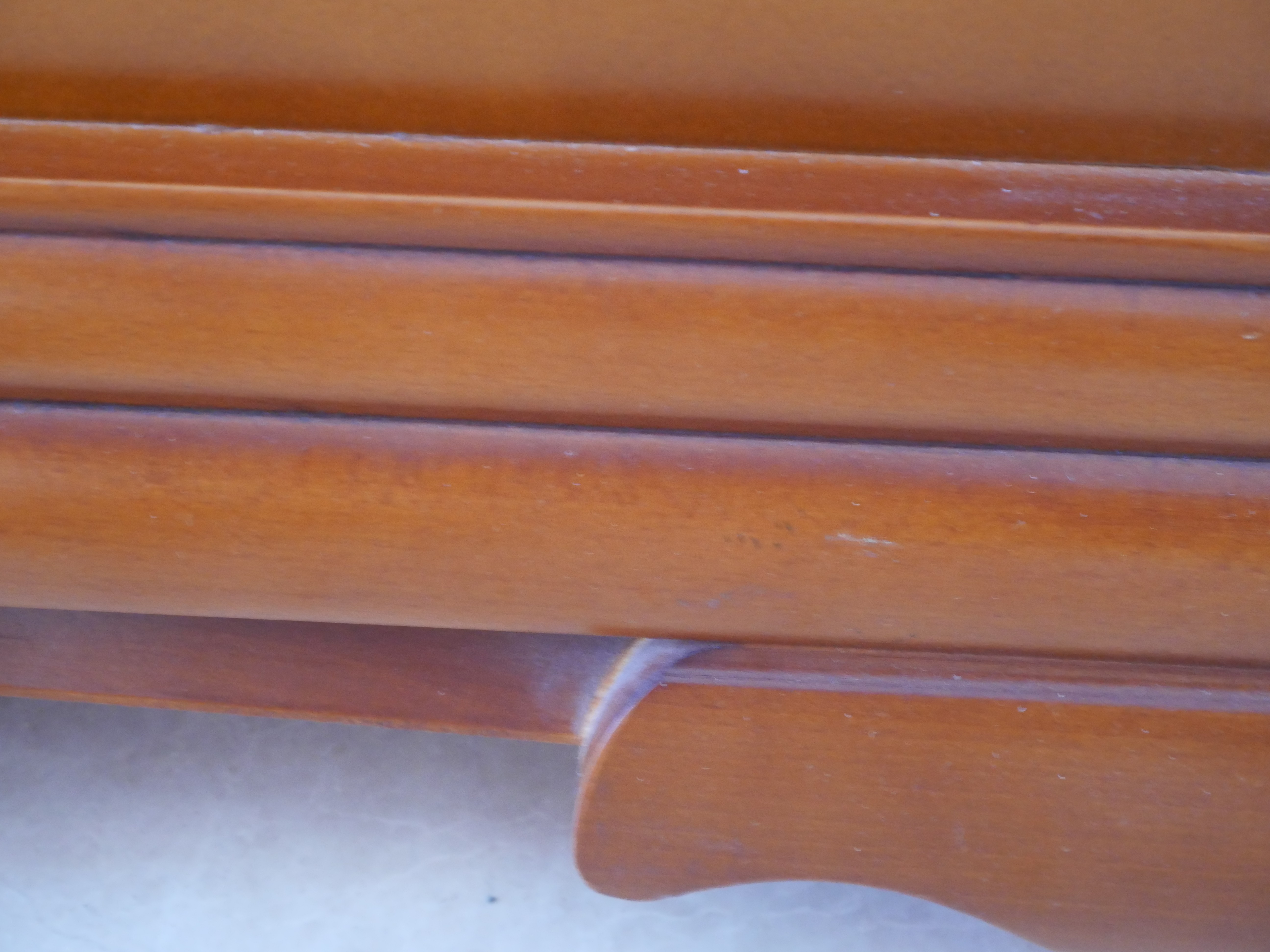 Voir photo 10 de Commode de style Louis-Philippe en bois massif Commode de style Louis-Philippe en bois massif Bon état reconditionné photo 10