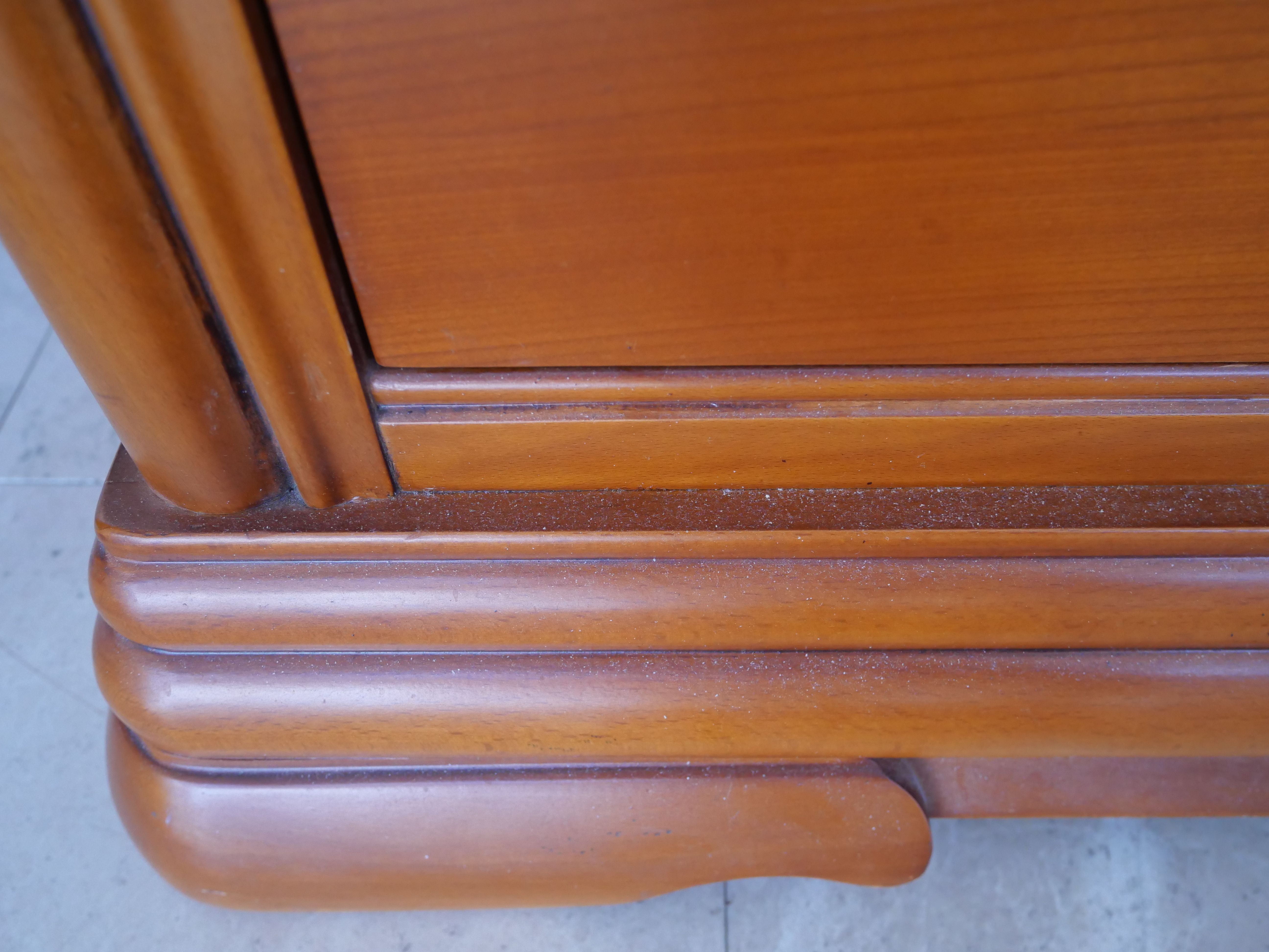 Voir photo 11 de Commode de style Louis-Philippe en bois massif Commode de style Louis-Philippe en bois massif Bon état reconditionné photo 11