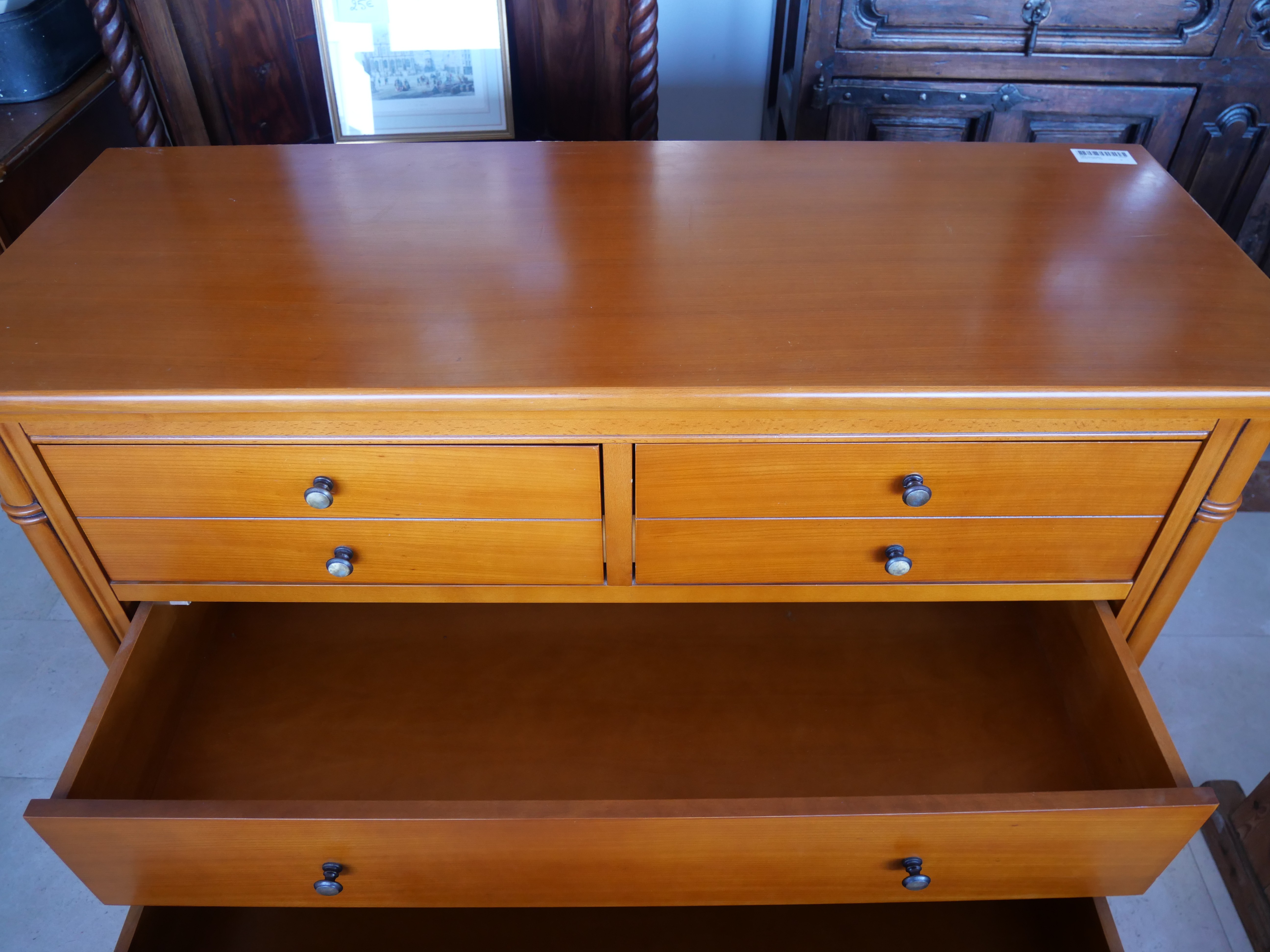 Voir photo 4 de Commode de style Louis-Philippe en bois massif Commode de style Louis-Philippe en bois massif Bon état reconditionné photo 4