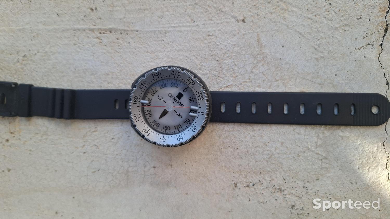 Compas plongée suunto Très bon état Suunto reconditionné disponible sur Sporteed
