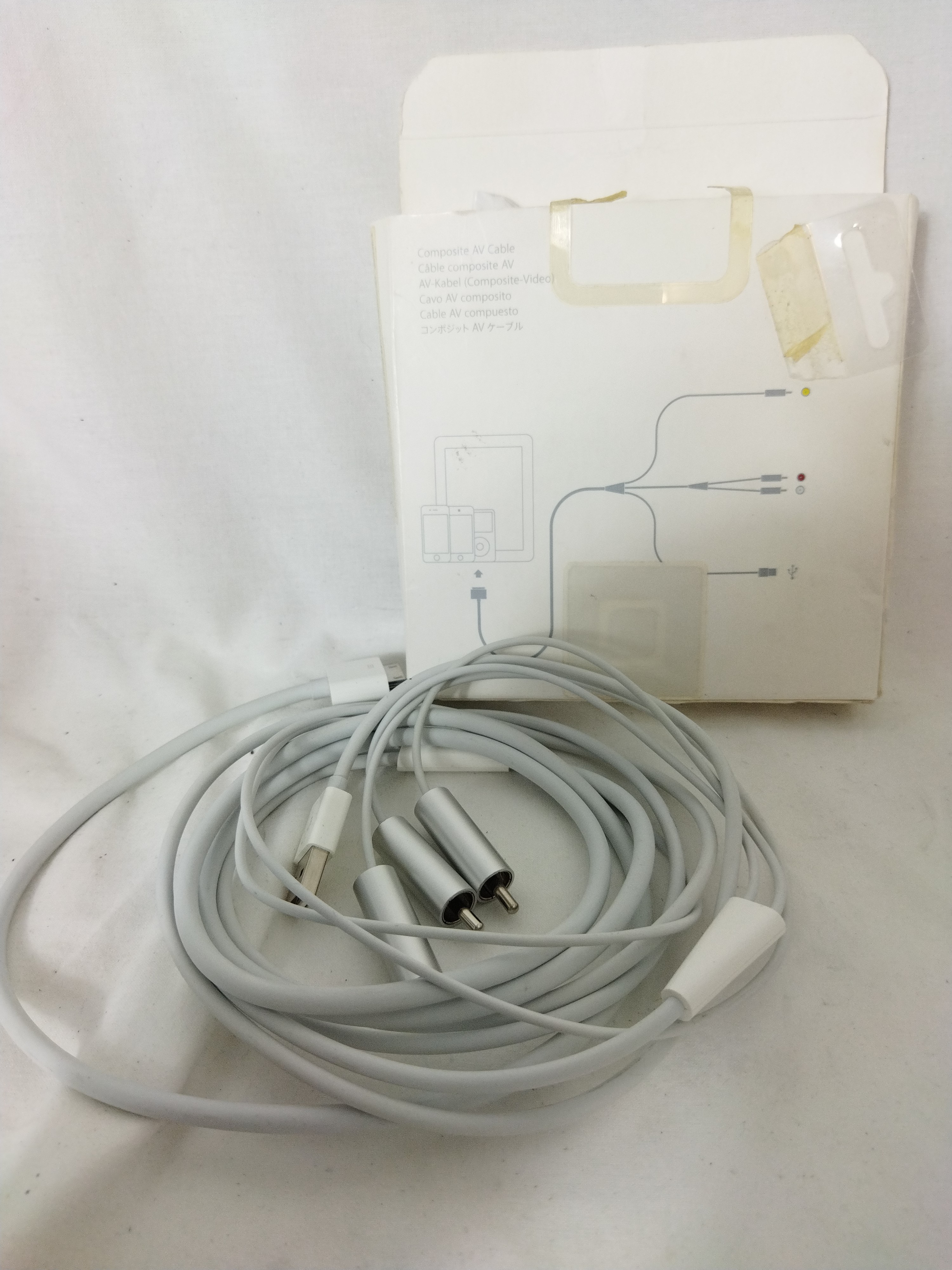 Voir photo 4 de Composite AV Cable modèle ancien pour ipad ou Iphone et autres Composite AV Cable modèle ancien pour ipad ou Iphone et autres Très bon état reconditionné photo 4