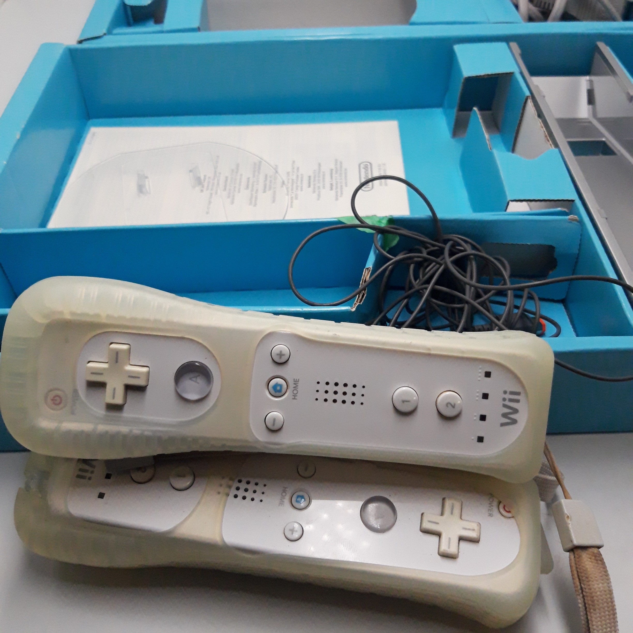 Voir photo 3 de Console 'Nintendo Wii' Blanche Console 'Nintendo Wii' Blanche Bon état reconditionné photo 3