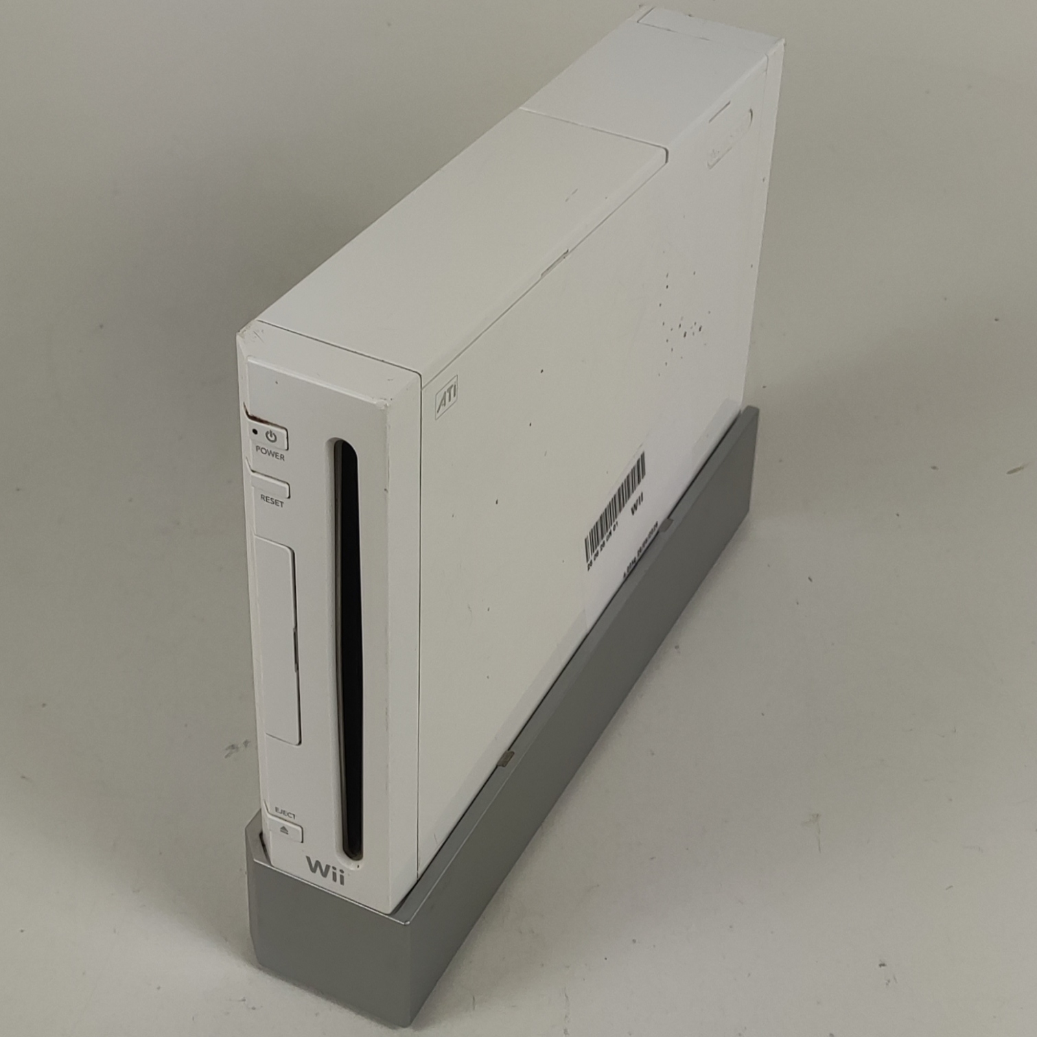 Acheter Console Wii + 2 manettes + 2 Nunchuks + accessoires. Bon état - 40,00 € Console Wii + 2 manettes + 2 Nunchuks + accessoires. Bon état reconditionné disponible sur Label Emmaüs
