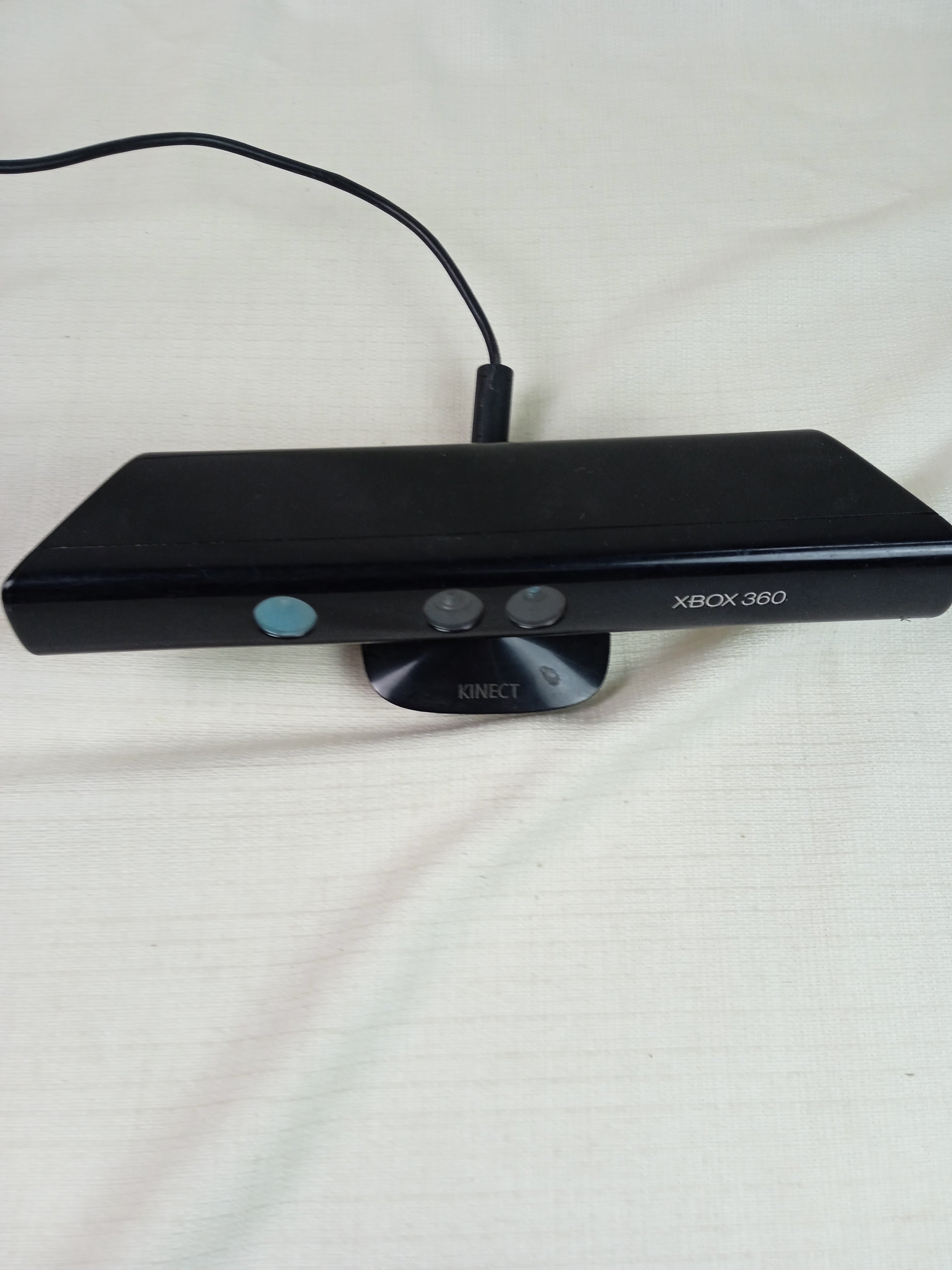 Voir photo 2 de Console Xbox 360 120 Go + disque dur externe 60 Go + 2 manettes + kinect + 15 jeux Console Xbox 360 120 Go + disque dur externe 60 Go + 2 manettes + kinect + 15 jeux Bon état reconditionné photo 2