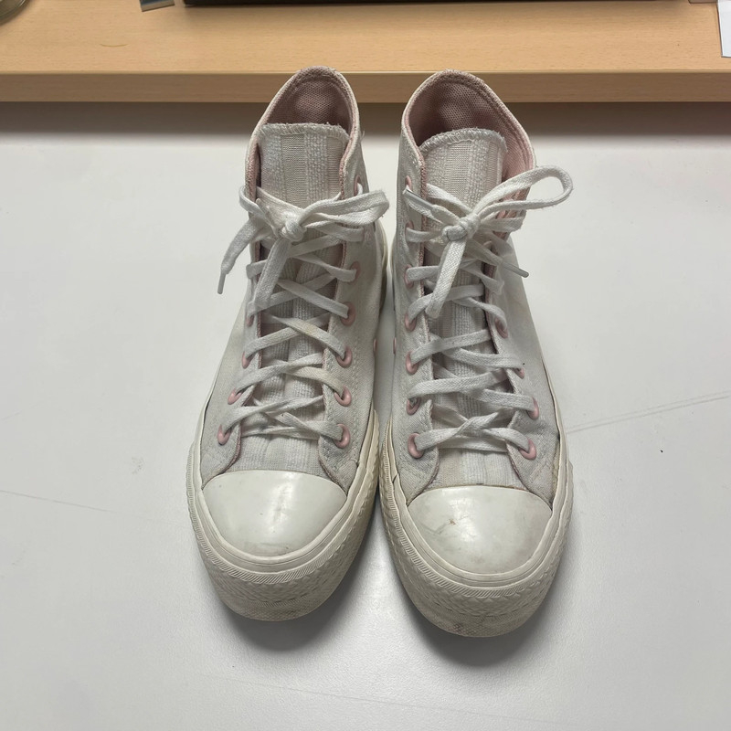 Voir photo 6 de Converse Chuck Taylor montantes blanches et roses femme pointure 36 vintage Converse Chuck Taylor montantes blanches et roses femme pointure 36 vintage Bon état reconditionné photo 6