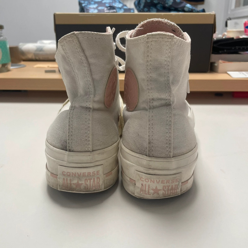 Voir photo 8 de Converse Chuck Taylor montantes blanches et roses femme pointure 36 vintage Converse Chuck Taylor montantes blanches et roses femme pointure 36 vintage Bon état reconditionné photo 8