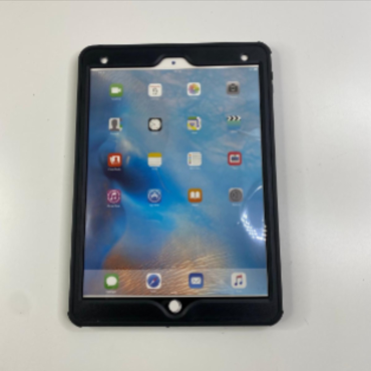 Voir photo 2 de Coque/Etui Marque EIGER Peak 3000m pour iPad 10.2 (2019 et 2020-21) Coque/Etui Marque EIGER Peak 3000m pour iPad 10.2 (2019 et 2020-21) Parfait état reconditionné photo 2