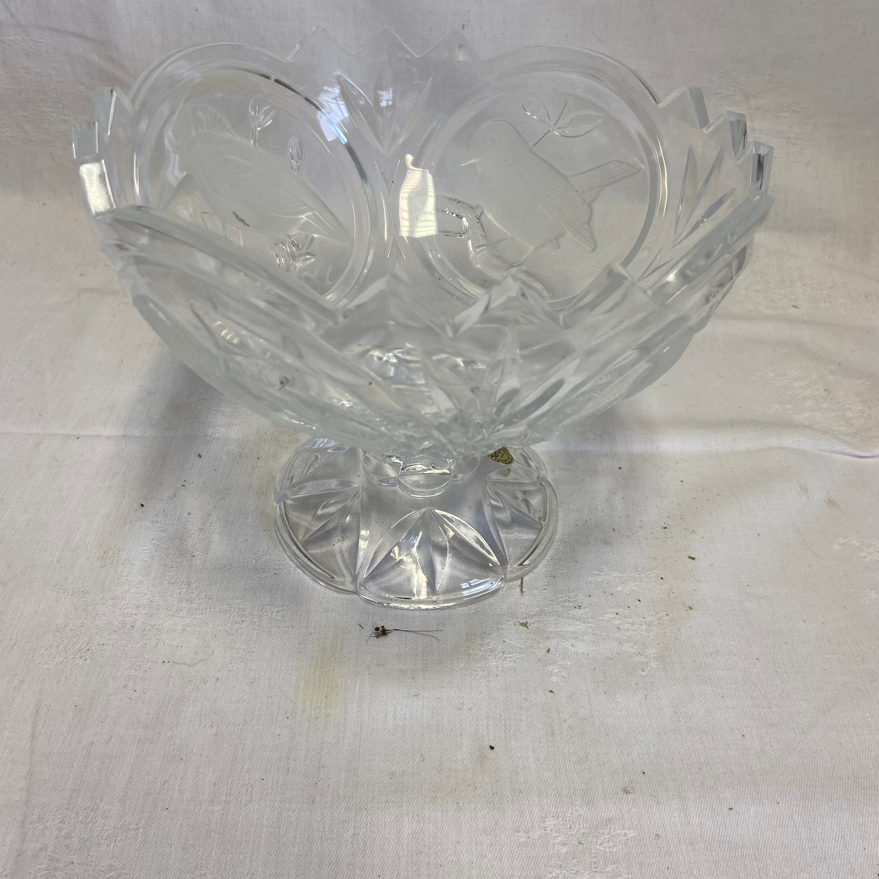 Acheter Coupe à Fruit en Verre Style Animalier Décor Moineaux Cristal d'Arques Très bon état - 10,00 € Coupe à Fruit en Verre Style Animalier Décor Moineaux Cristal d'Arques Très bon état reconditionné disponible sur Label Emmaüs