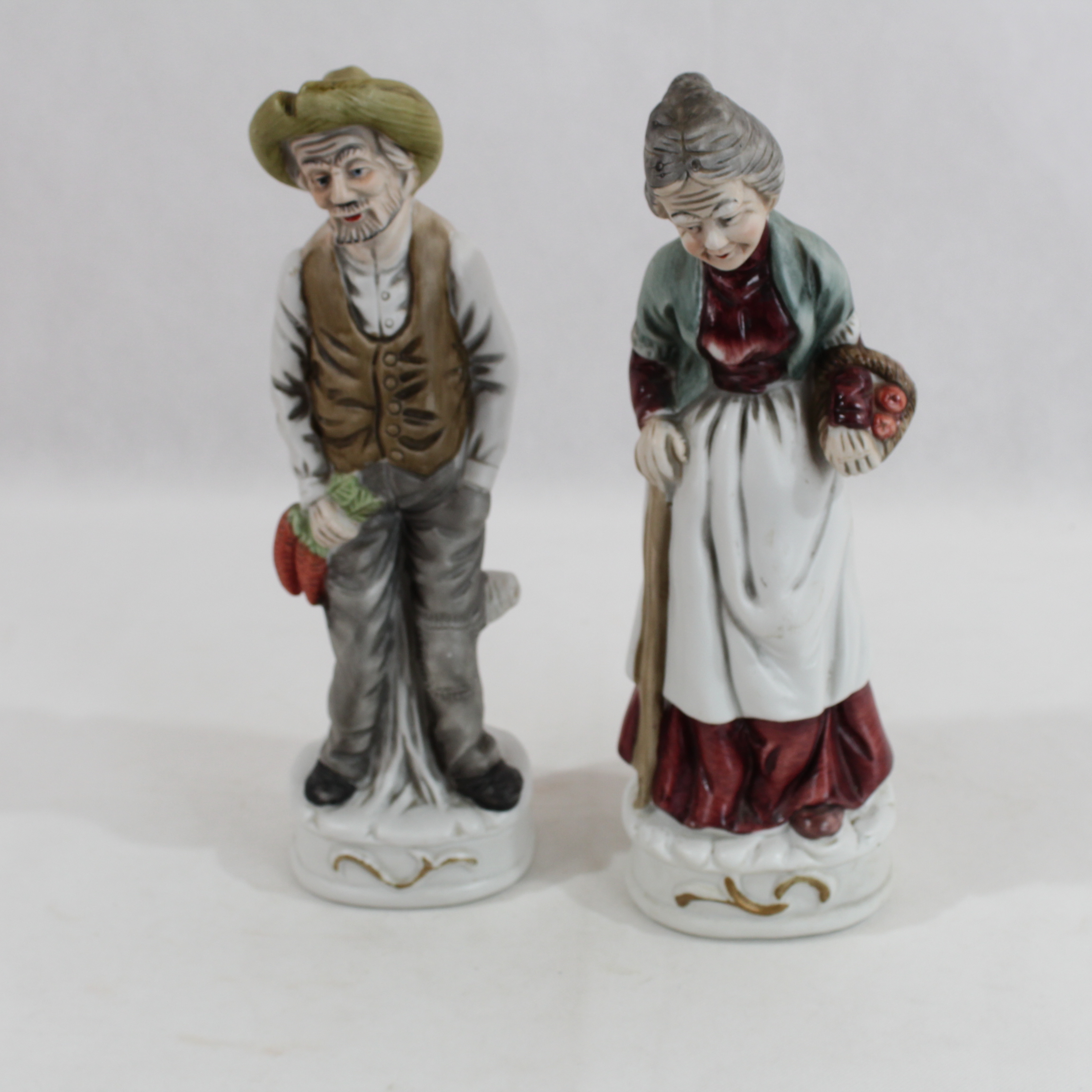 Acheter Couple personne âgées en biscuit Très bon état - 10,00 € Couple personne âgées en biscuit Très bon état reconditionné disponible sur Label Emmaüs
