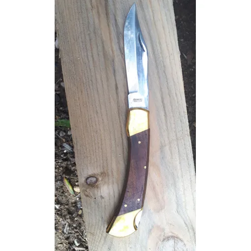 Couteau Chasse À Cran D'arrêt Bon état - 15,00 € Couteau Chasse À Cran D'arrêt Bon état reconditionné disponible sur Rakuten