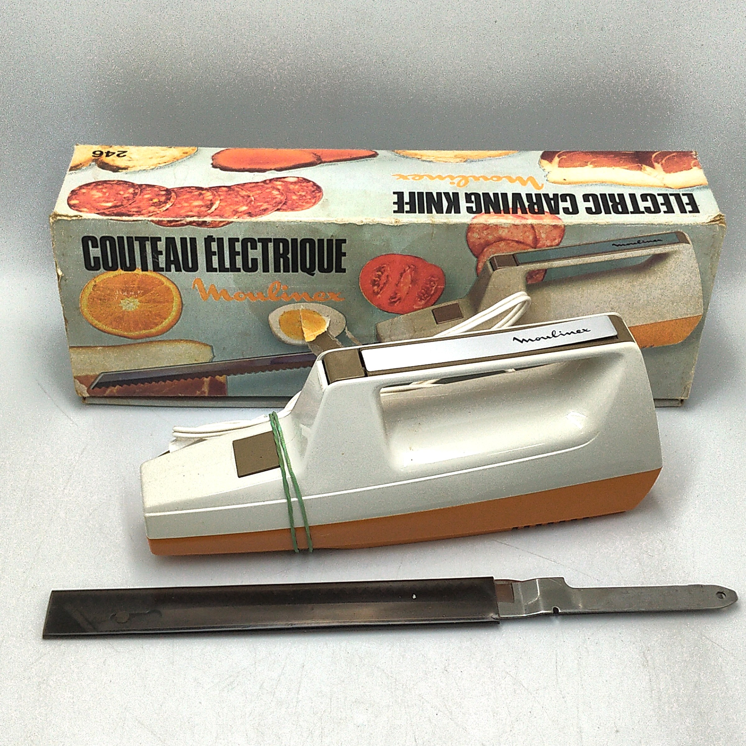 Voir photo 2 de Couteau Électrique Moulinex, Vintage 70’s Couteau Électrique Moulinex, Vintage 70’s Très bon état reconditionné photo 2