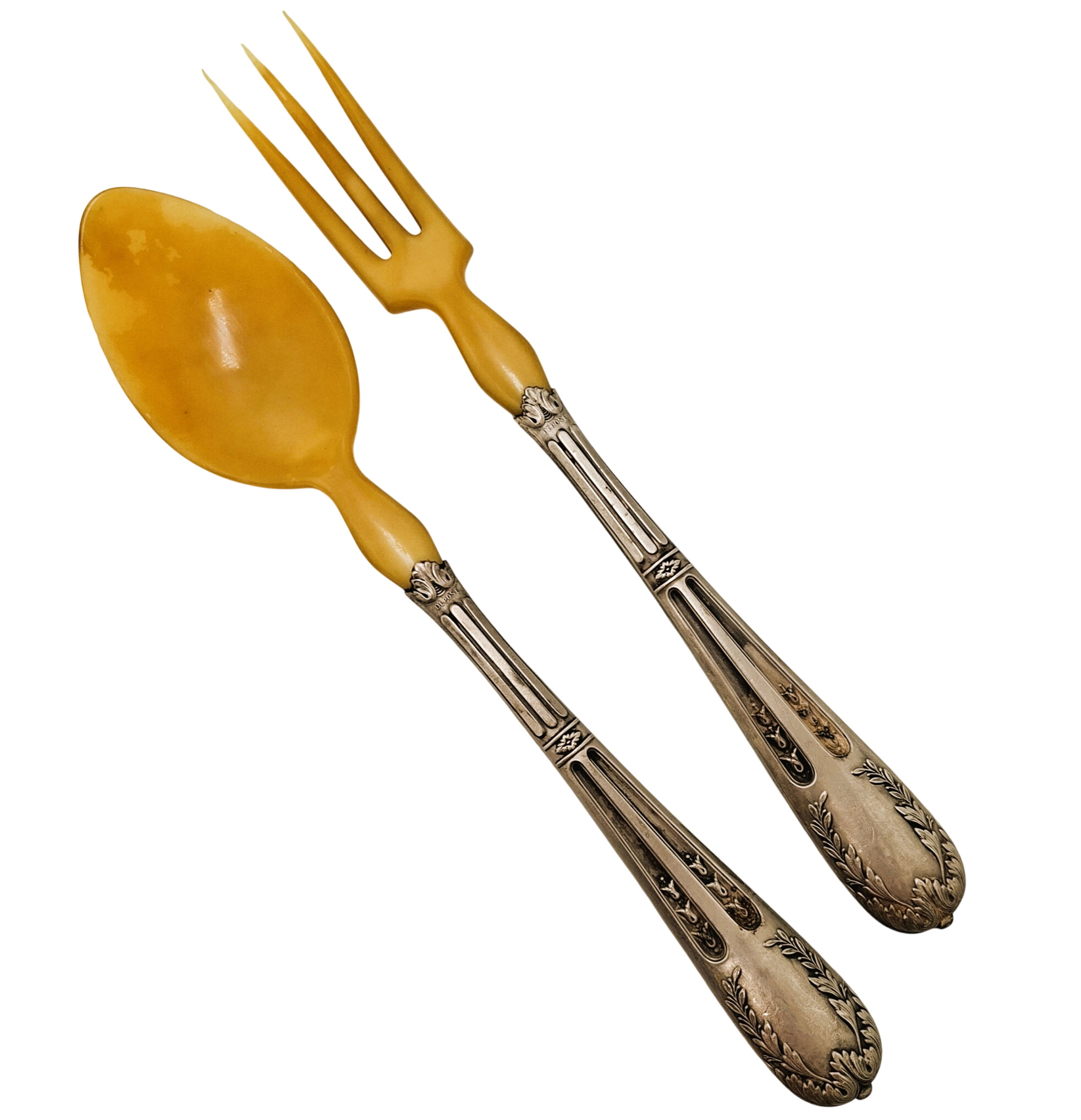 Couverts à salade anciens, corne et métal argenté Bon état - 12,00 € Couverts à salade anciens, corne et métal argenté Bon état reconditionné disponible sur Label Emmaüs