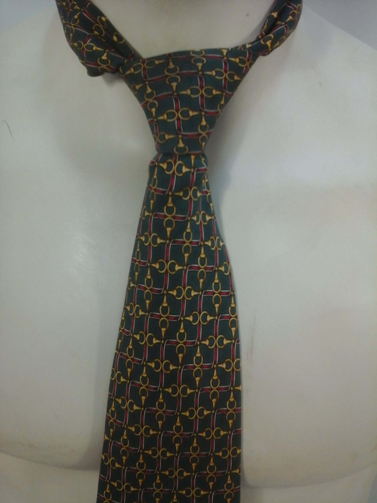 Voir photo 2 de Cravate 100% soie Beaufort Tie Rack Cravate 100% soie Beaufort Tie Rack Très bon état reconditionné photo 2