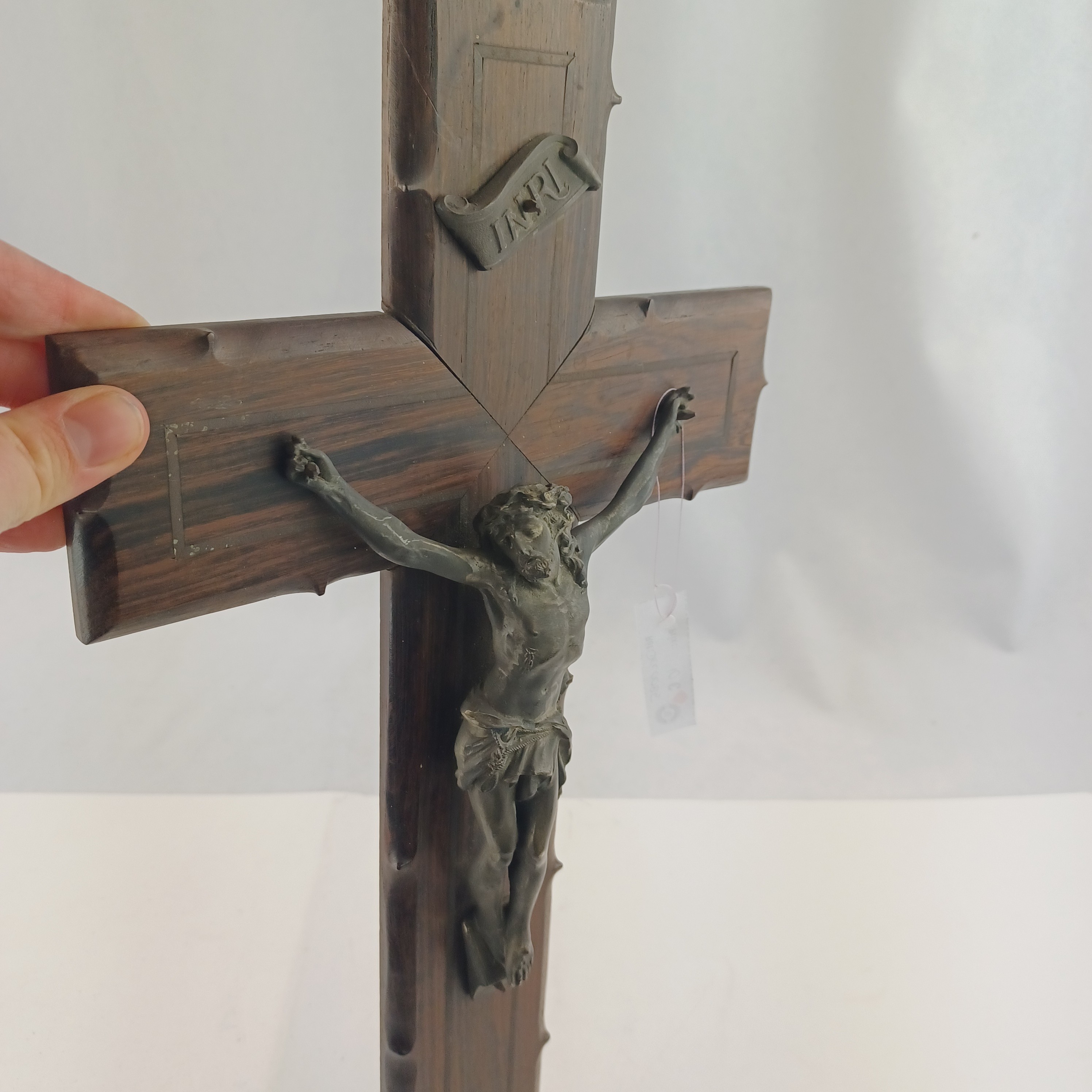 Voir photo 5 de Croix de Jesus, crucifix en chêne de 42cm Croix de Jesus, crucifix en chêne de 42cm Très bon état reconditionné photo 5