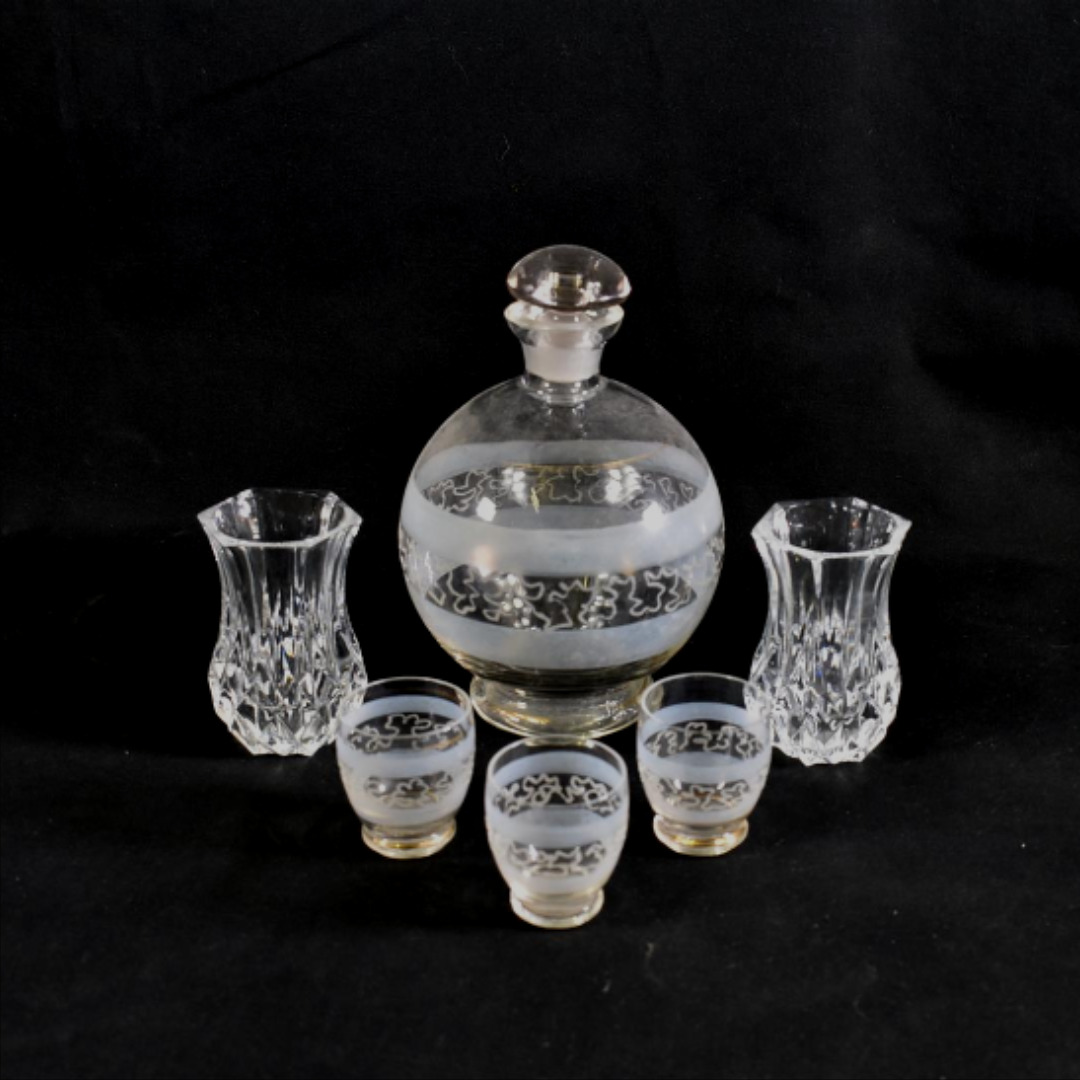 Acheter Cruche en verre et 5 verres à liqueur, dont 2 en cristal (cristal d'Arques) Bon état - 12,50 € Cruche en verre et 5 verres à liqueur, dont 2 en cristal (cristal d'Arques) Bon état reconditionné disponible sur Label Emmaüs