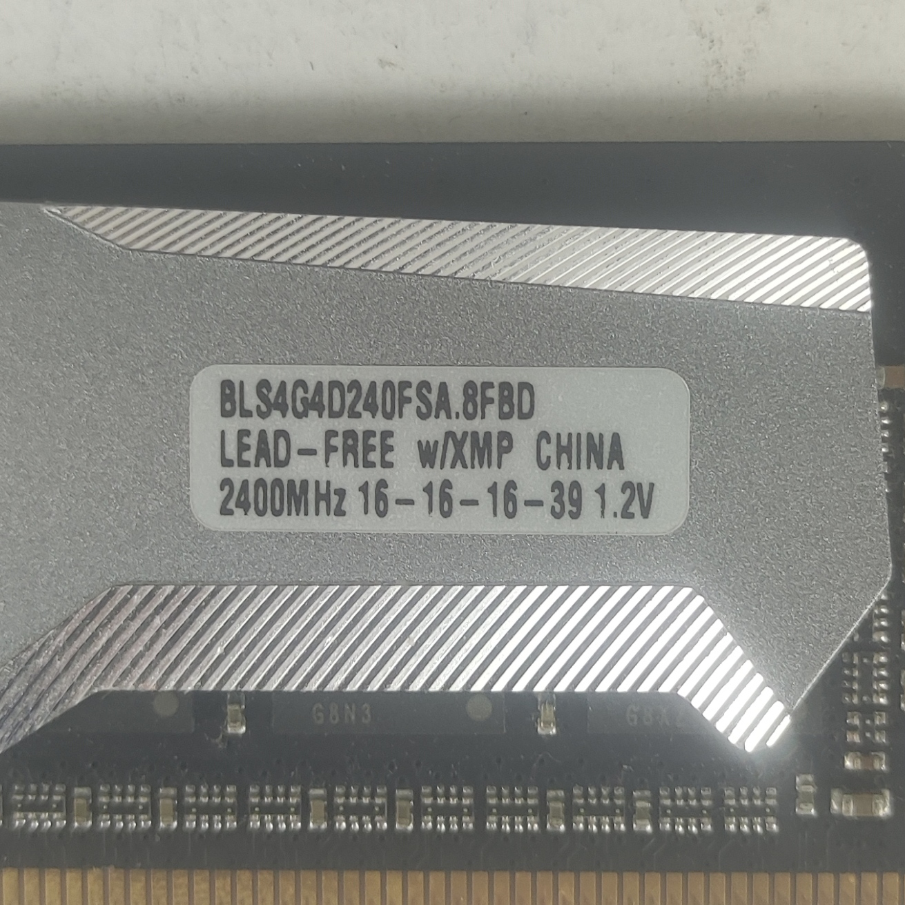 Voir photo 4 de Crucial Ballistix RAM DDR4 2400 2x4 go CL16 BLS4G4D240FSA Crucial Ballistix RAM DDR4 2400 2x4 go CL16 BLS4G4D240FSA Très bon état reconditionné photo 4