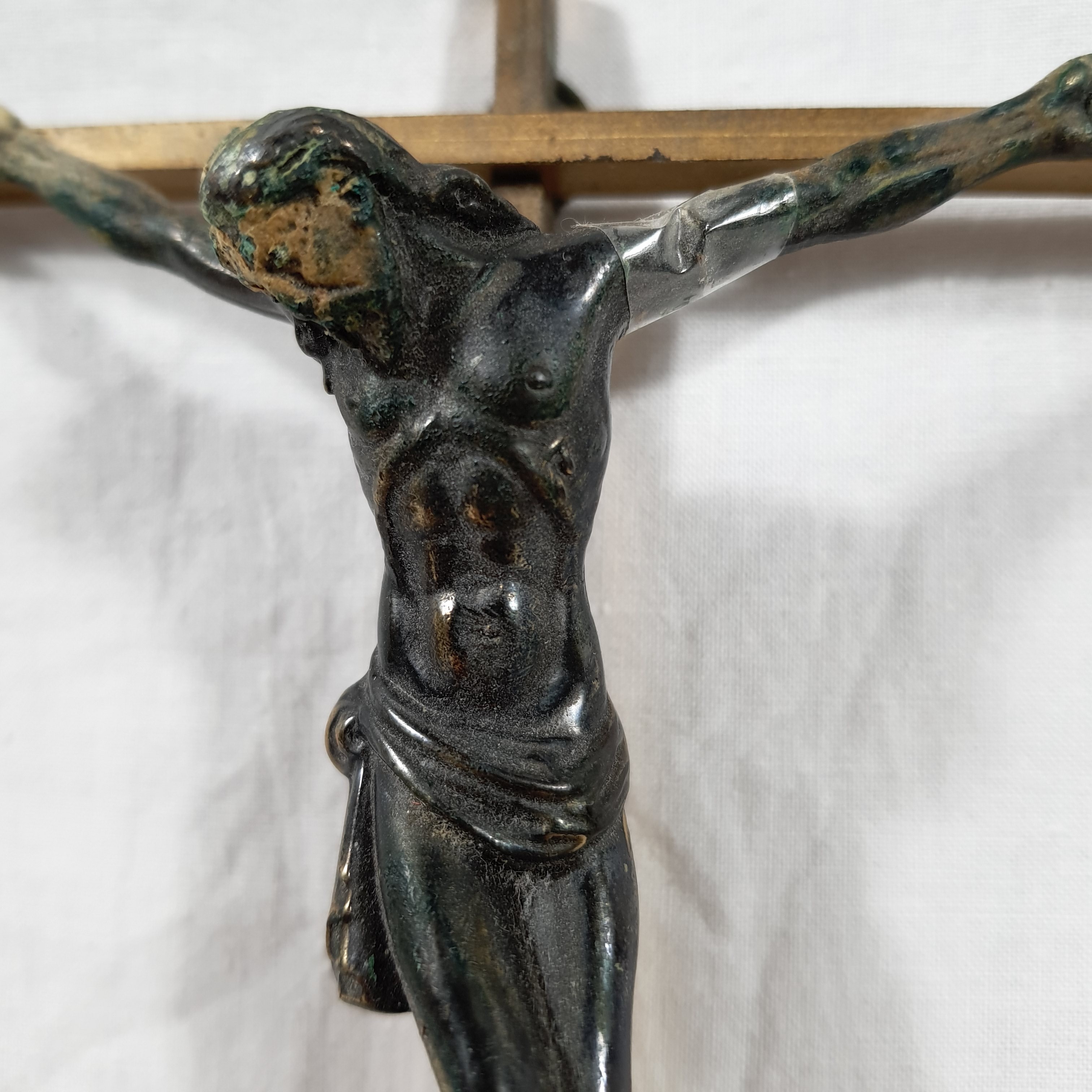 Voir photo 2 de Crucifix en métal Crucifix en métal reconditionné photo 2