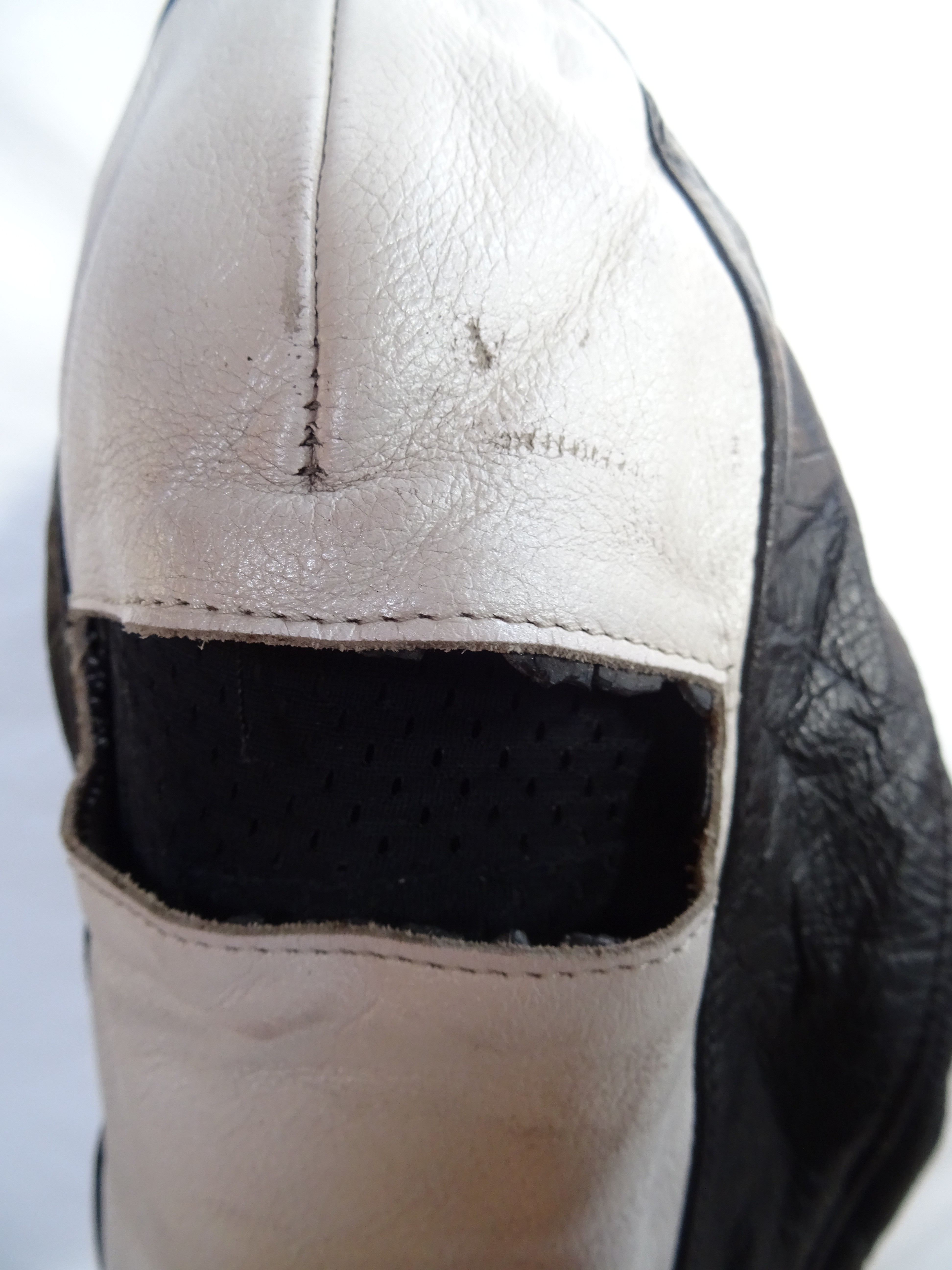 Voir photo 8 de Cuir moto homme "Dainese" taille 50 Cuir moto homme "Dainese" taille 50 État correct reconditionné photo 8