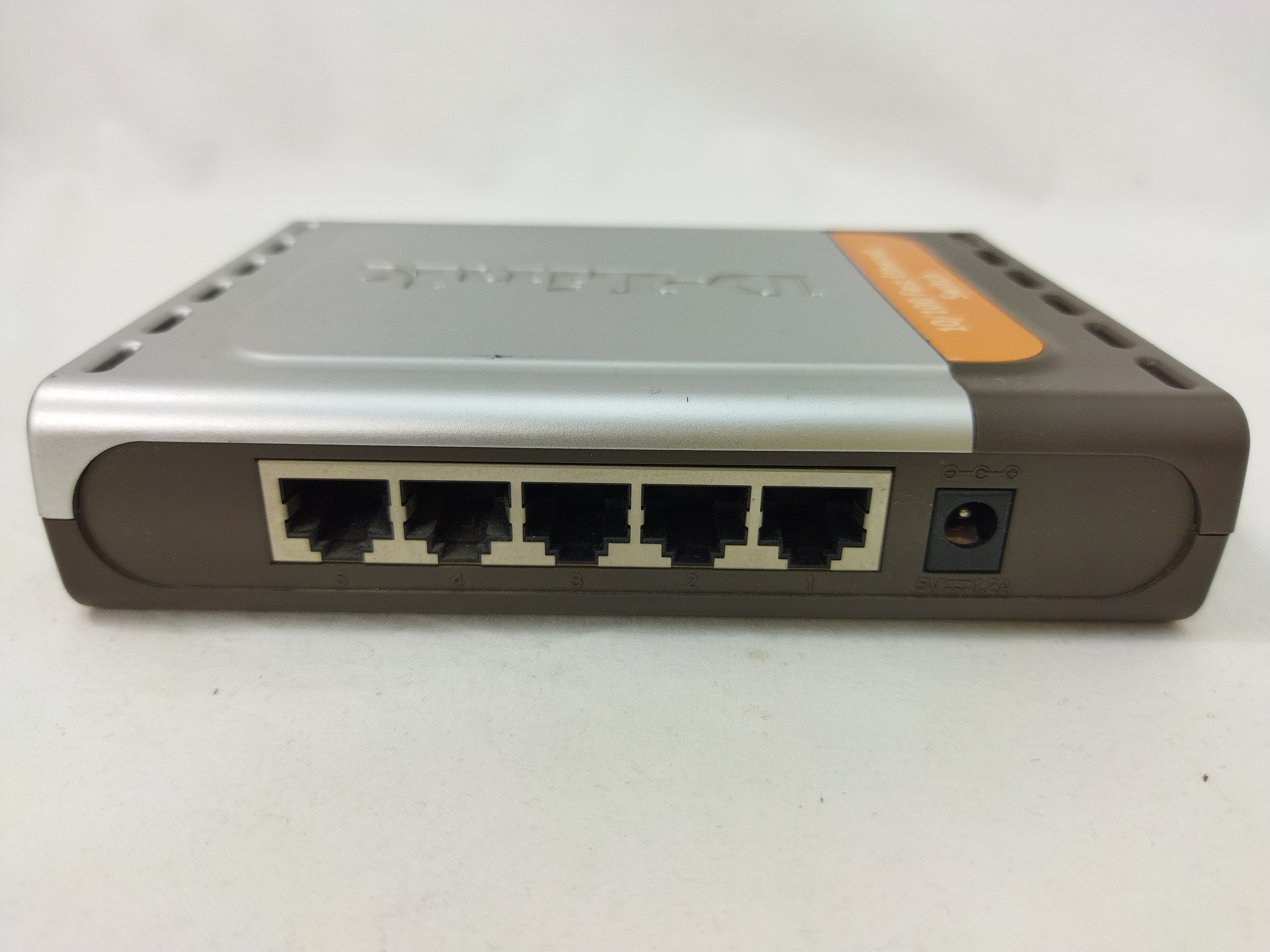 Voir photo 2 de D-Link DES-1005D D-Link DES-1005D Bon état reconditionné photo 2