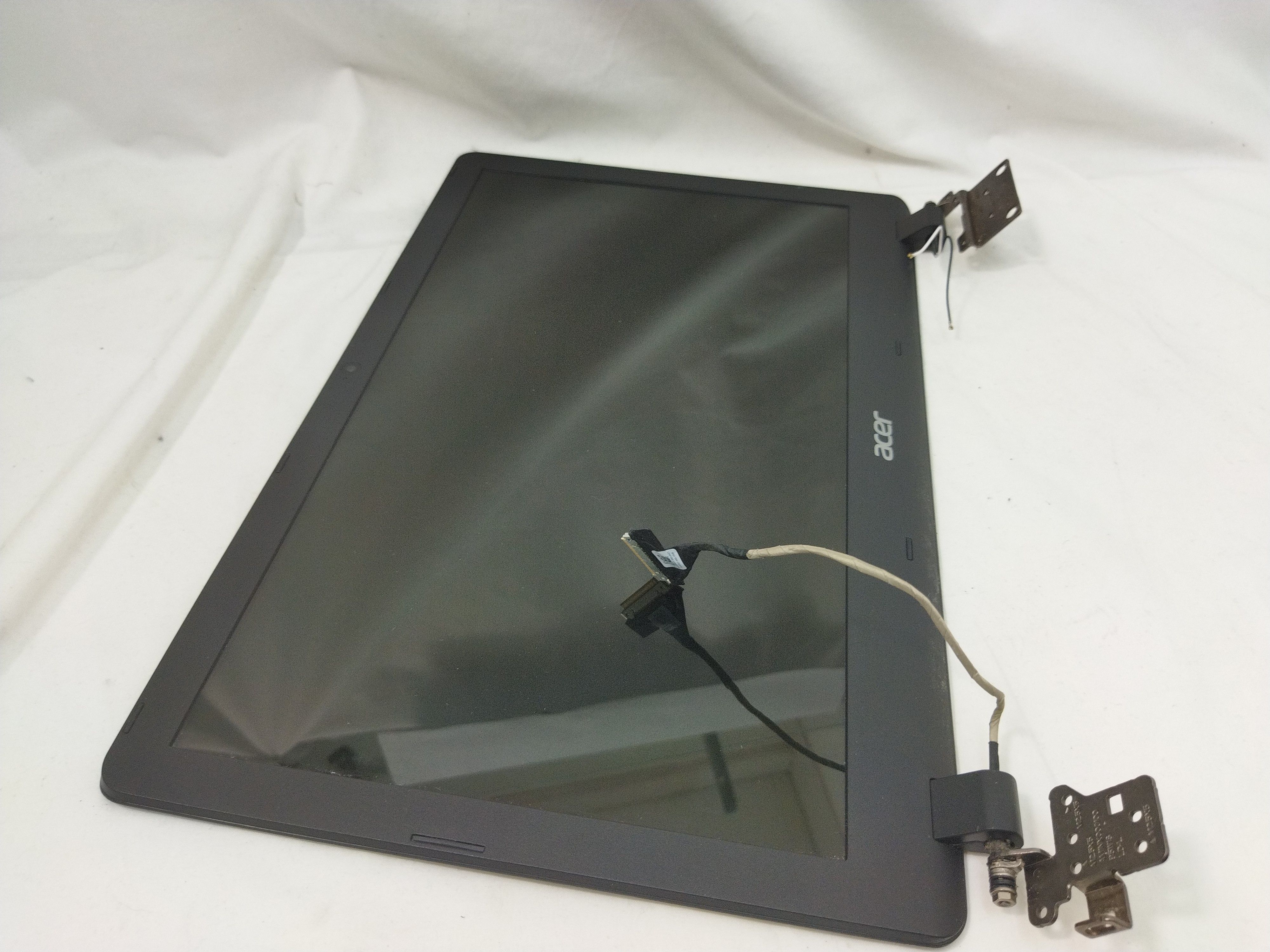 Voir photo 3 de Dalle/Écran de remplacement ACER Aspire 15.6 pouces ES1-523/524 Séries Modèle: N16C2 en très bon état Dalle/Écran de remplacement ACER Aspire 15.6 pouces ES1-523/524 Séries Modèle: N16C2 en très bon état Très bon état reconditionné photo 3