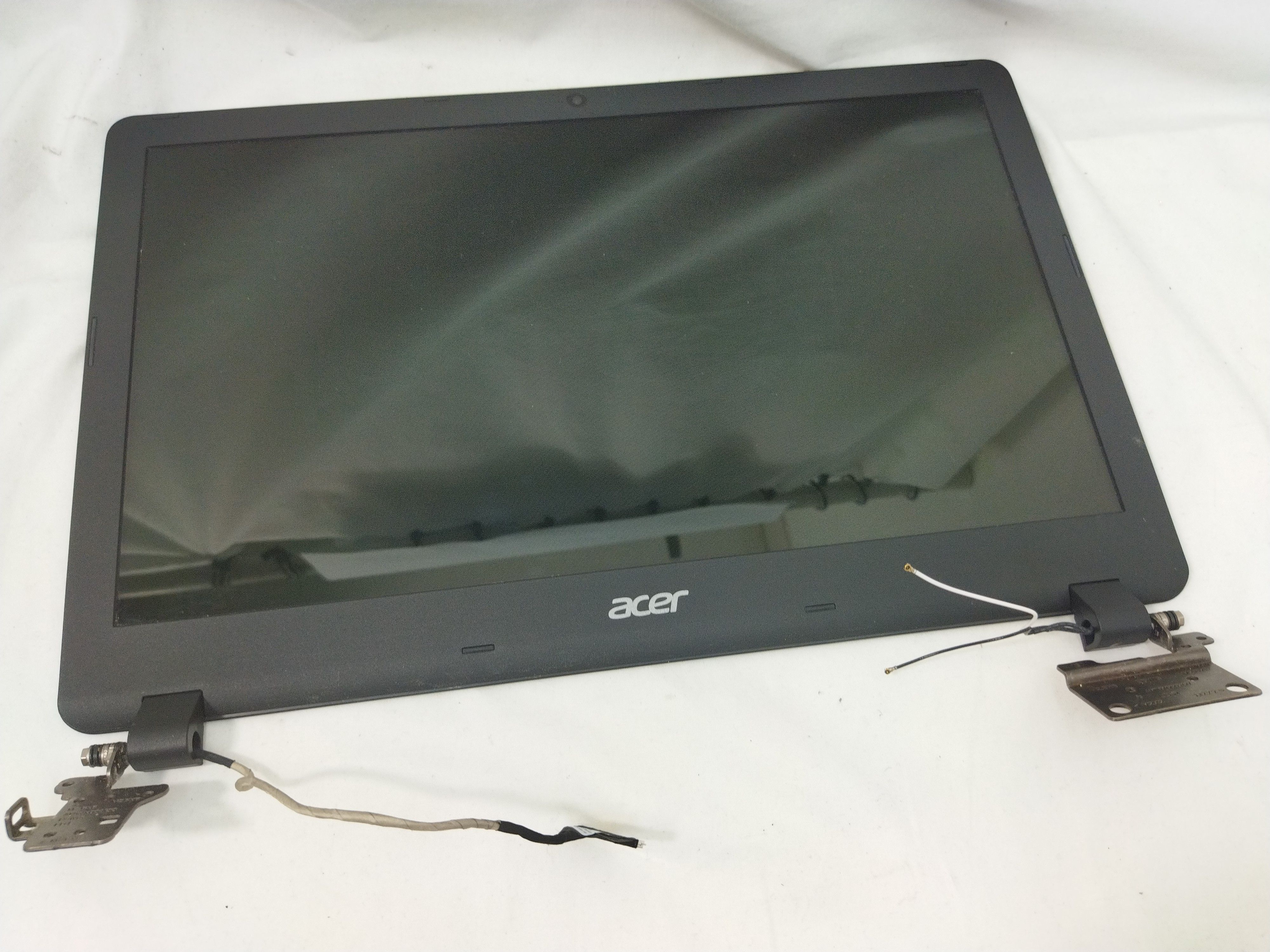 Voir photo 4 de Dalle/Écran de remplacement ACER Aspire 15.6 pouces ES1-523/524 Séries Modèle: N16C2 en très bon état Dalle/Écran de remplacement ACER Aspire 15.6 pouces ES1-523/524 Séries Modèle: N16C2 en très bon état Très bon état reconditionné photo 4