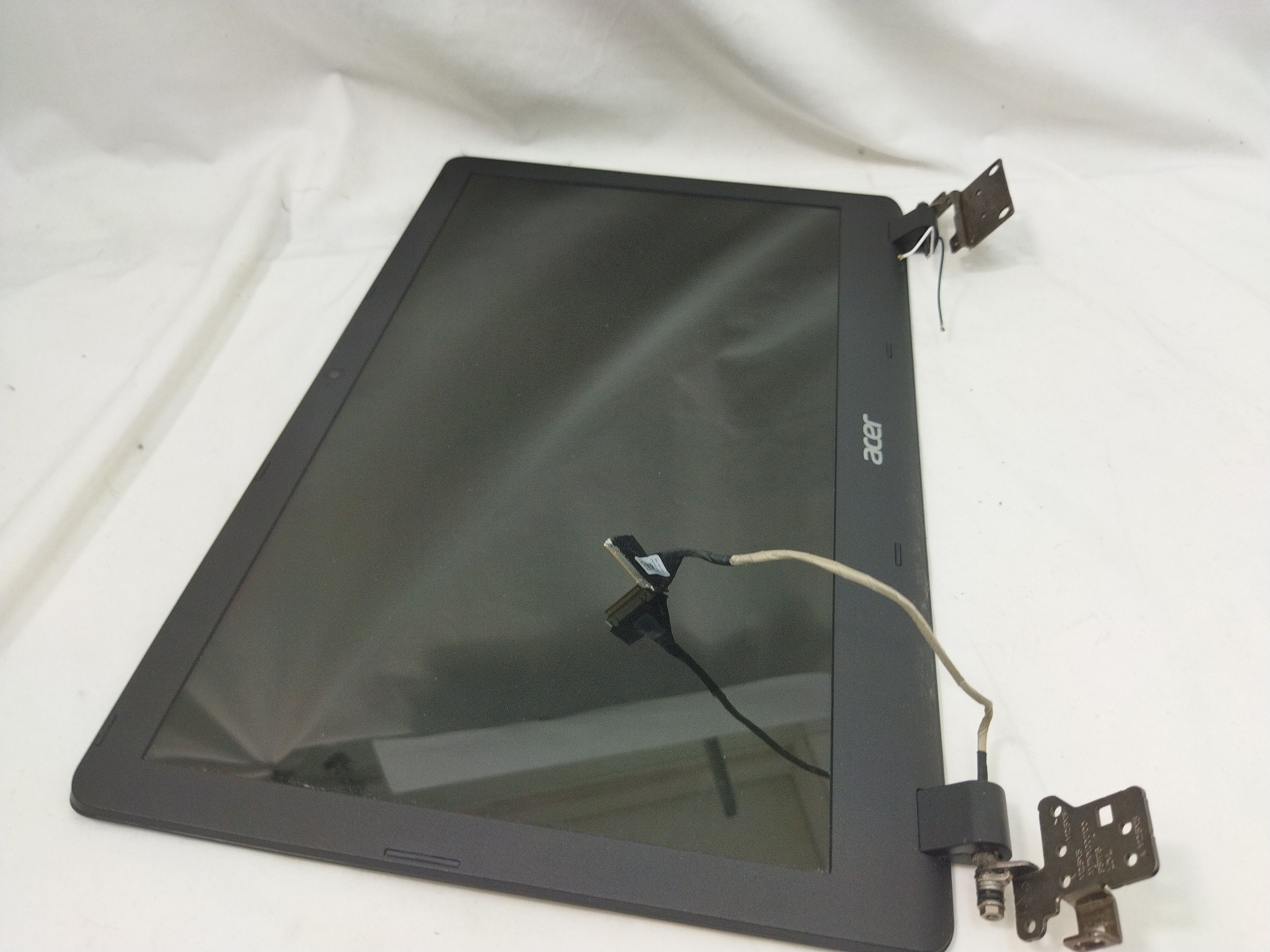 Voir photo 6 de Dalle/Écran de remplacement ACER Aspire 15.6 pouces ES1-523/524 Séries Modèle: N16C2 en très bon état Dalle/Écran de remplacement ACER Aspire 15.6 pouces ES1-523/524 Séries Modèle: N16C2 en très bon état Très bon état reconditionné photo 6