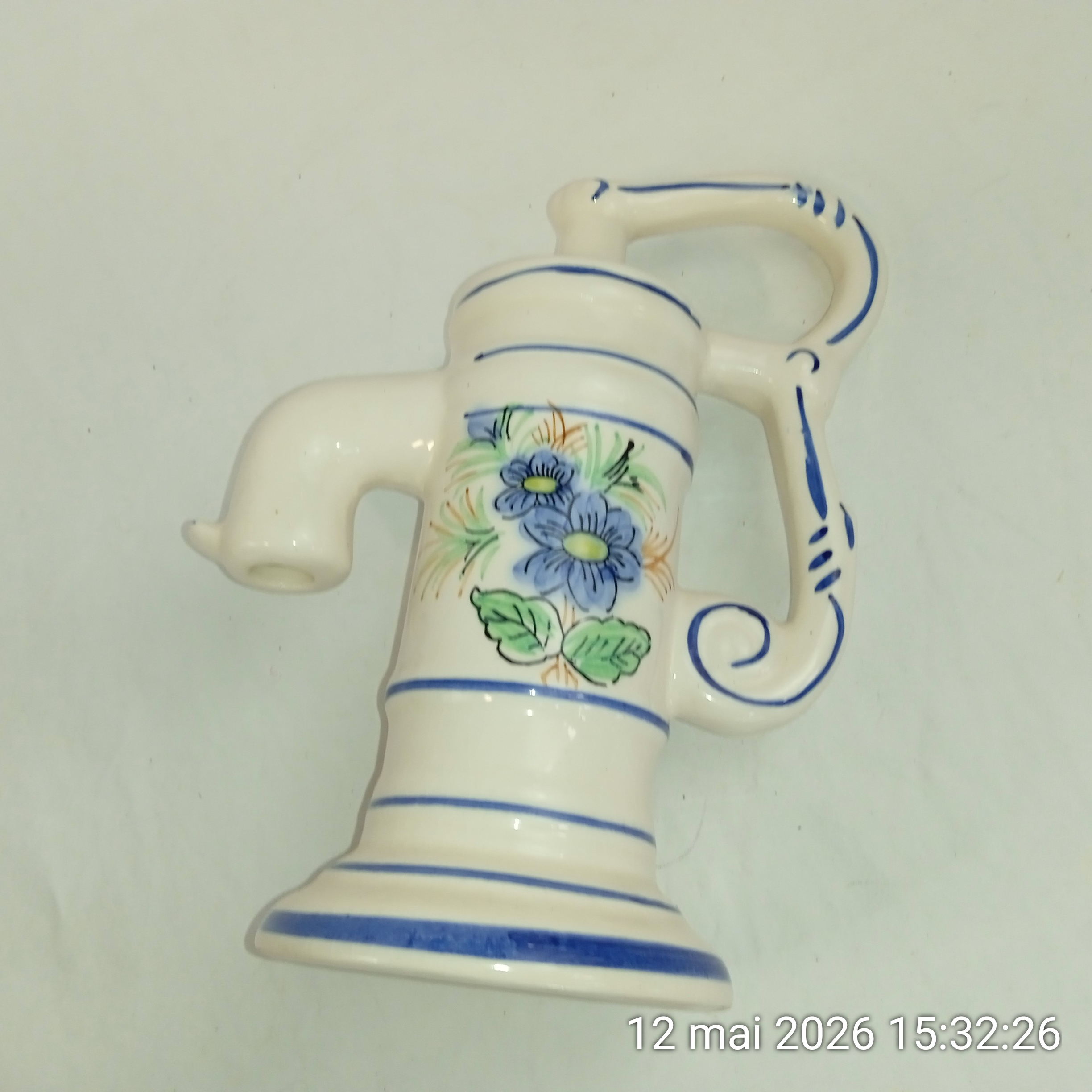 Voir photo 5 de Déco Pompe à eau motif fleuri vintage en faïence numeroté Déco Pompe à eau motif fleuri vintage en faïence numeroté Très bon état reconditionné photo 5