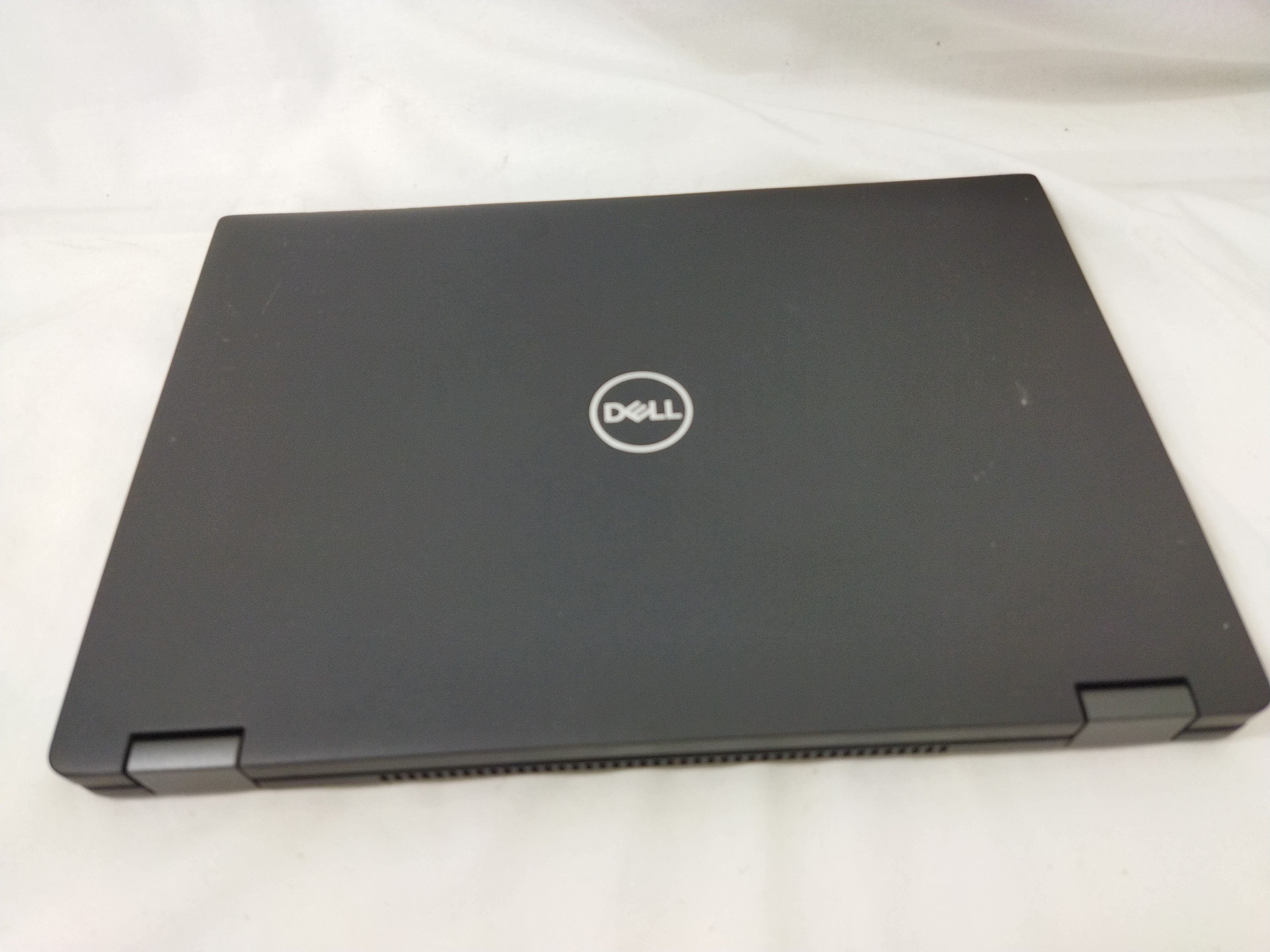 Voir photo 4 de Dell Latitude 7390 2-in-1 Ecran tactile en très bon état sans chargeur usb-c Dell Latitude 7390 2-in-1 Ecran tactile en très bon état sans chargeur usb-c très bon état reconditionné photo 4