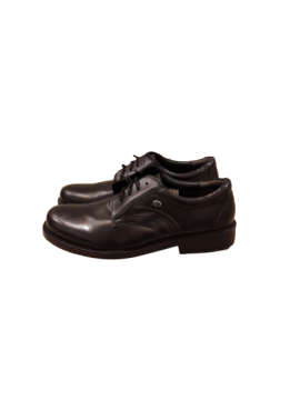 Derbies bata noires de seconde main - 25,00 € Derbies bata noires de seconde main Bata reconditionné disponible sur Claquettes Market | Dero