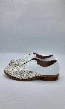 Derbies Donna Più blanc et doré de seconde main - 20,00 € Derbies Donna Più blanc et doré de seconde main N/A reconditionné disponible sur Claquettes Market | Dero
