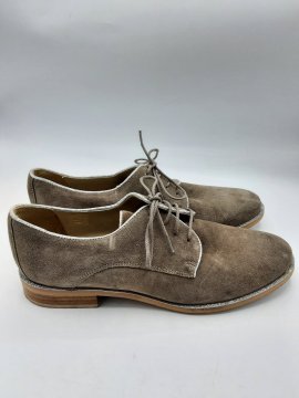 Acheter Derbies ERAM taupe de seconde main - 15,00 € Derbies ERAM taupe de seconde main reconditionné disponible sur Claquettes Market