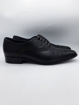 Acheter Derbies FLUCHOS noires de seconde main - 40,00 € | Dero Derbies FLUCHOS noires de seconde main Fluchos reconditionné disponible sur Claquettes Market | Dero