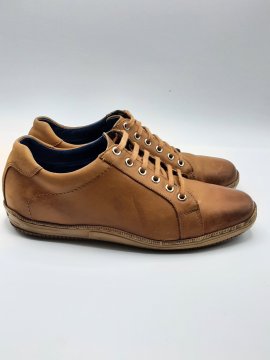 Derbies homme amali regazzi Bon état - 20,00 € Derbies homme amali regazzi Bon état N/A reconditionné disponible sur Claquettes Market