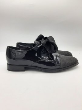 Acheter Derbies MYMA noires de seconde main - 35,00 € | Dero Derbies MYMA noires de seconde main N/A reconditionné disponible sur Claquettes Market | Dero