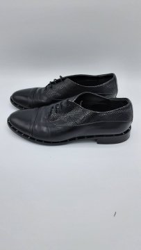 Derbies noir de seconde main - 20,00 € Derbies noir de seconde main N/A reconditionné disponible sur Claquettes Market