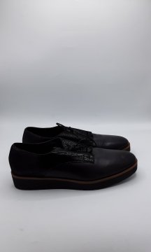 Derbies noires - 20,00 € Derbies noires Gémo reconditionné disponible sur Claquettes Market | Dero