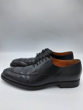 Acheter Derbies Pellet noir de seconde main - 20,00 € | Dero Derbies Pellet noir de seconde main N/A reconditionné disponible sur Claquettes Market | Dero