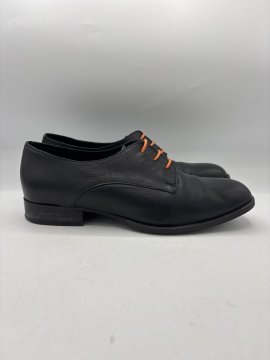 Acheter Derbies RUDY'S noirs de seconde main - 25,00 € Derbies RUDY'S noirs de seconde main Rudy's reconditionné disponible sur Claquettes Market