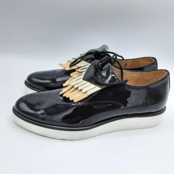 derbies vernies noires de seconde main Très bon état - 30,00 € derbies vernies noires de seconde main Très bon état reconditionné disponible sur Claquettes Market