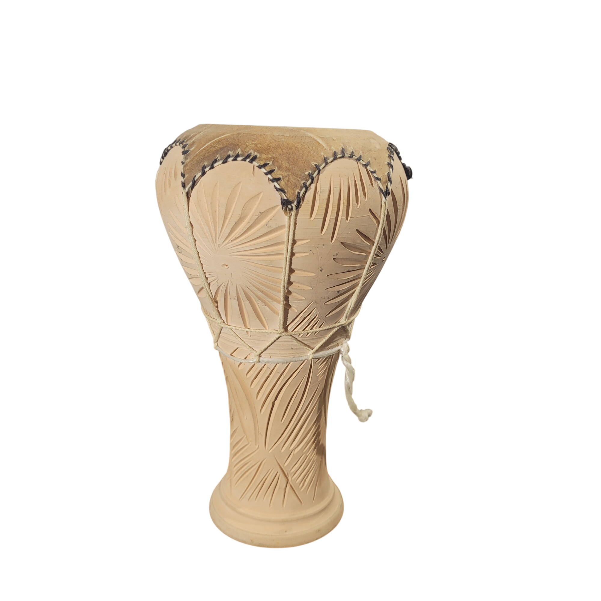 Derbouka artisanale en terre cuite cidelée et peau - 22 cm Très bon état - 12,00 € Derbouka artisanale en terre cuite cidelée et peau - 22 cm Très bon état reconditionné disponible sur Label Emmaüs
