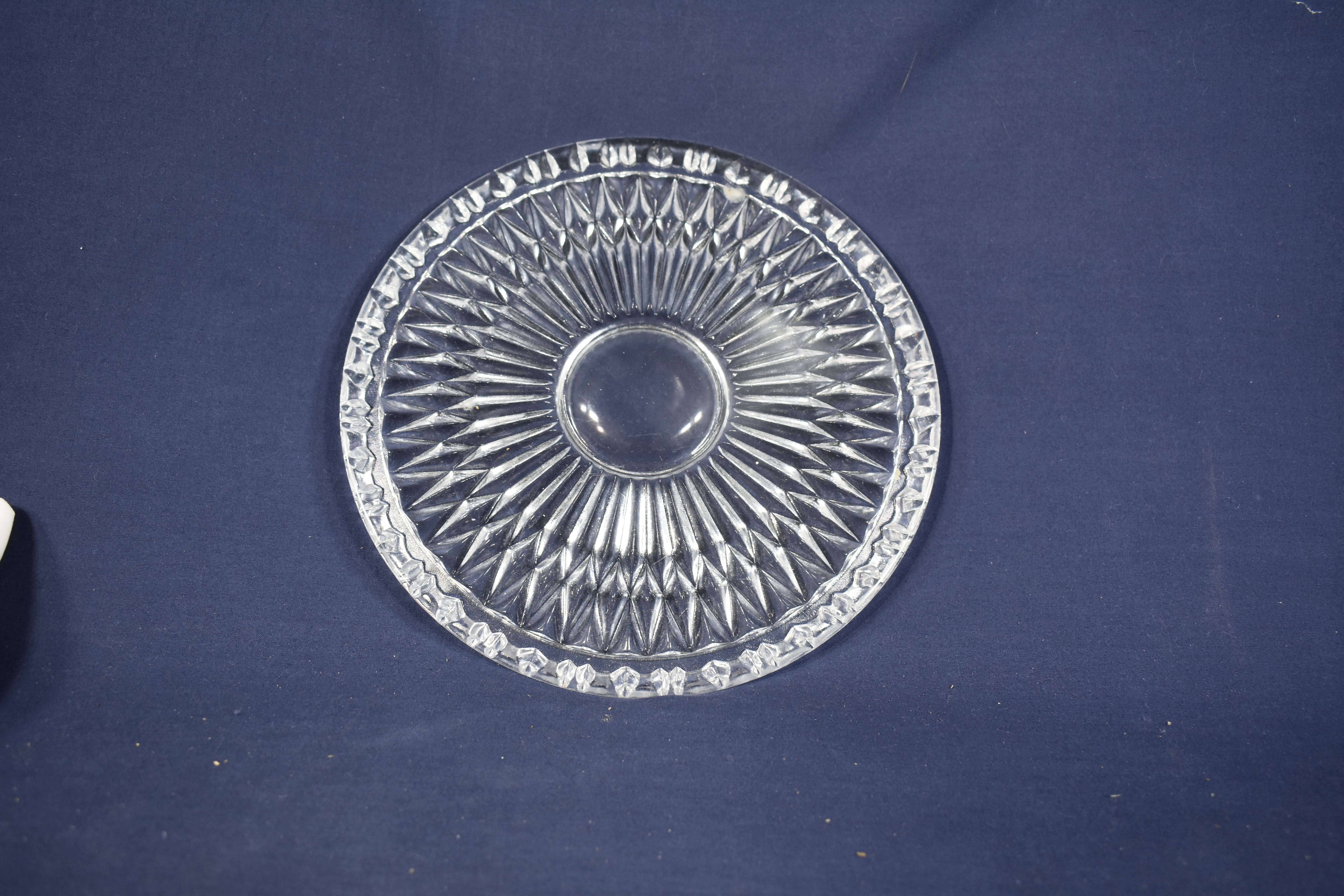 Voir photo 3 de Dessous de plat Diam 23 cm et 2 dessous de bouteille Diam 12 - Cristallerie de Bayel Dessous de plat Diam 23 cm et 2 dessous de bouteille Diam 12 - Cristallerie de Bayel reconditionné photo 3