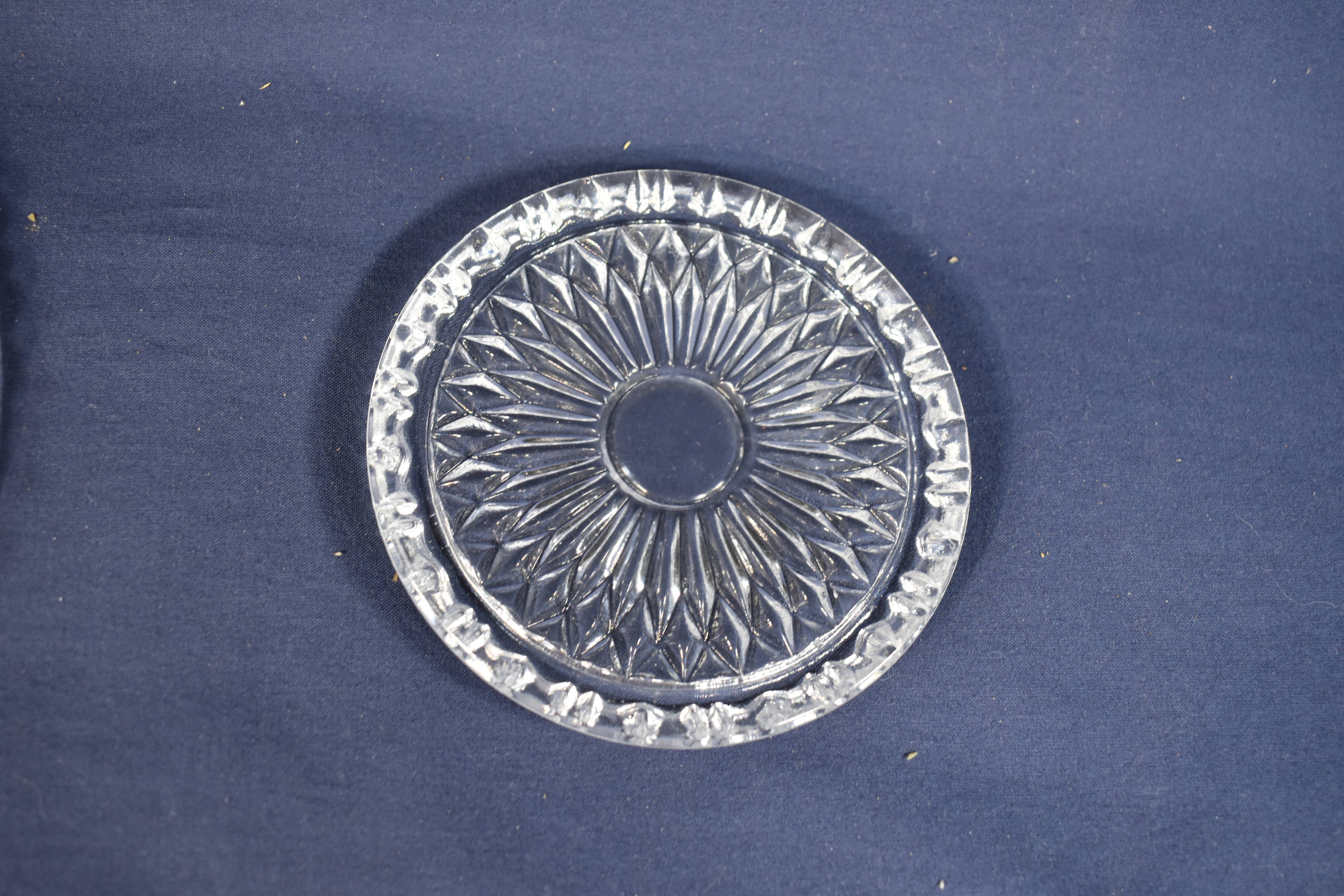 Voir photo 4 de Dessous de plat Diam 23 cm et 2 dessous de bouteille Diam 12 - Cristallerie de Bayel Dessous de plat Diam 23 cm et 2 dessous de bouteille Diam 12 - Cristallerie de Bayel reconditionné photo 4