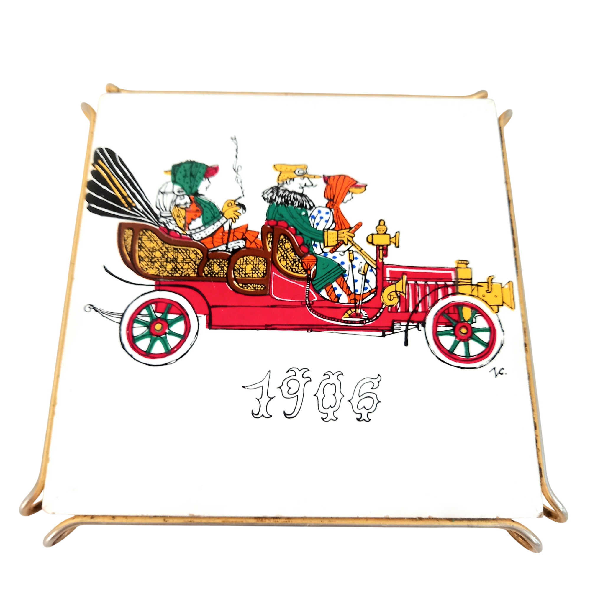Dessous de plat en faïence, automobile 1906, Cien France État correct - 20,00 € Dessous de plat en faïence, automobile 1906, Cien France État correct reconditionné disponible sur Label Emmaüs