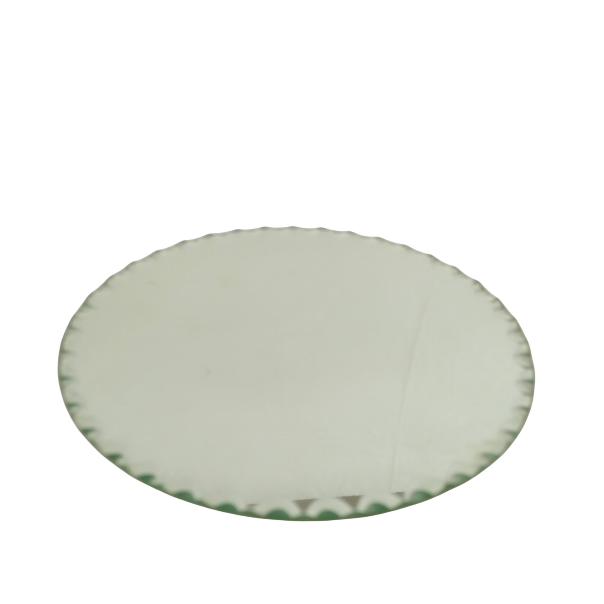 Dessous plateau miroir rond ancien biseauté à poser - 19,20 € Dessous plateau miroir rond ancien biseauté à poser reconditionné disponible sur Label Emmaüs