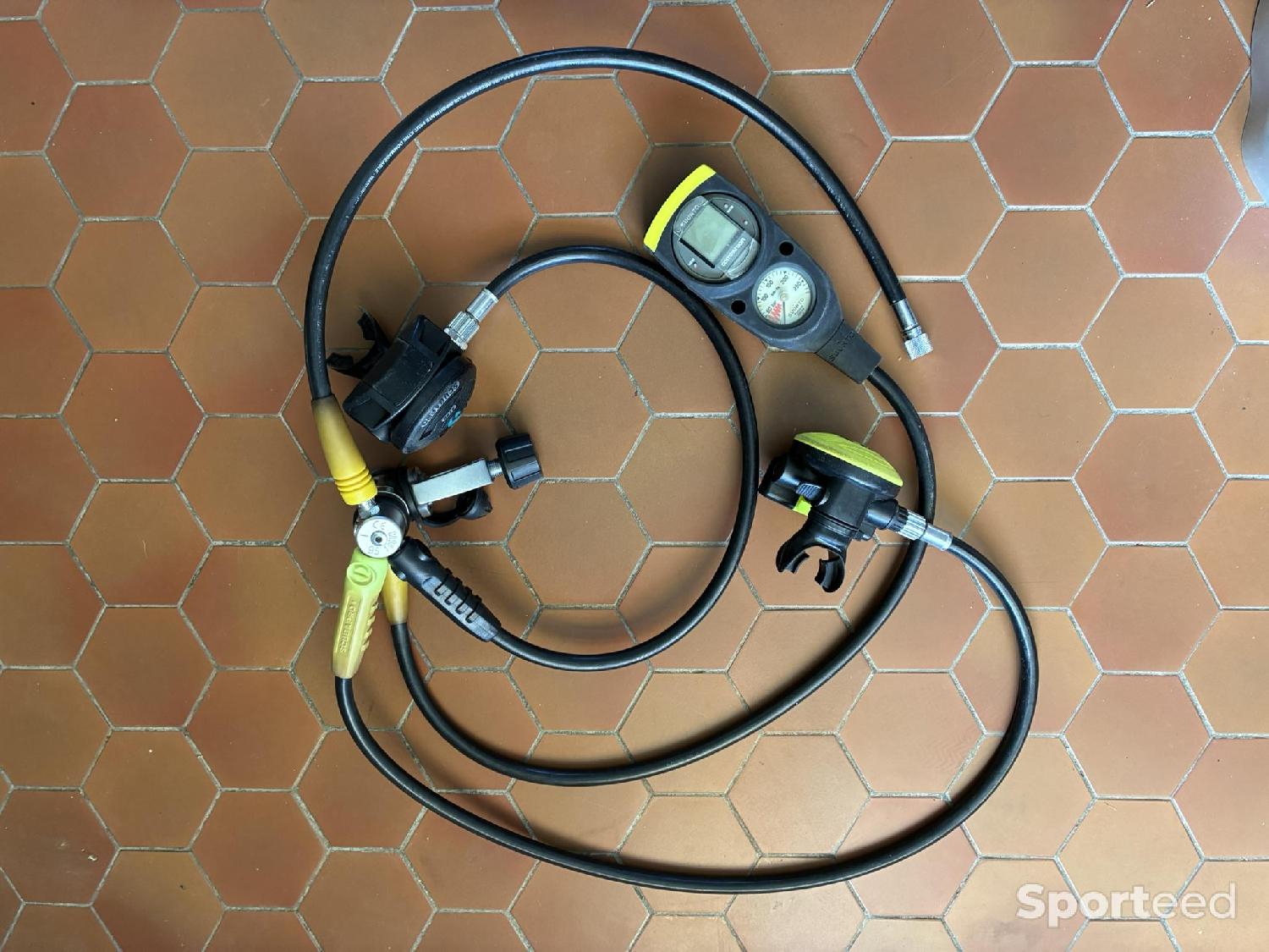 Détendeur plongée Scubapro + console Suunto Companion manomètre ordinateur – Complet, bien entretenu Très bon état Scubapro reconditionné disponible sur Sporteed