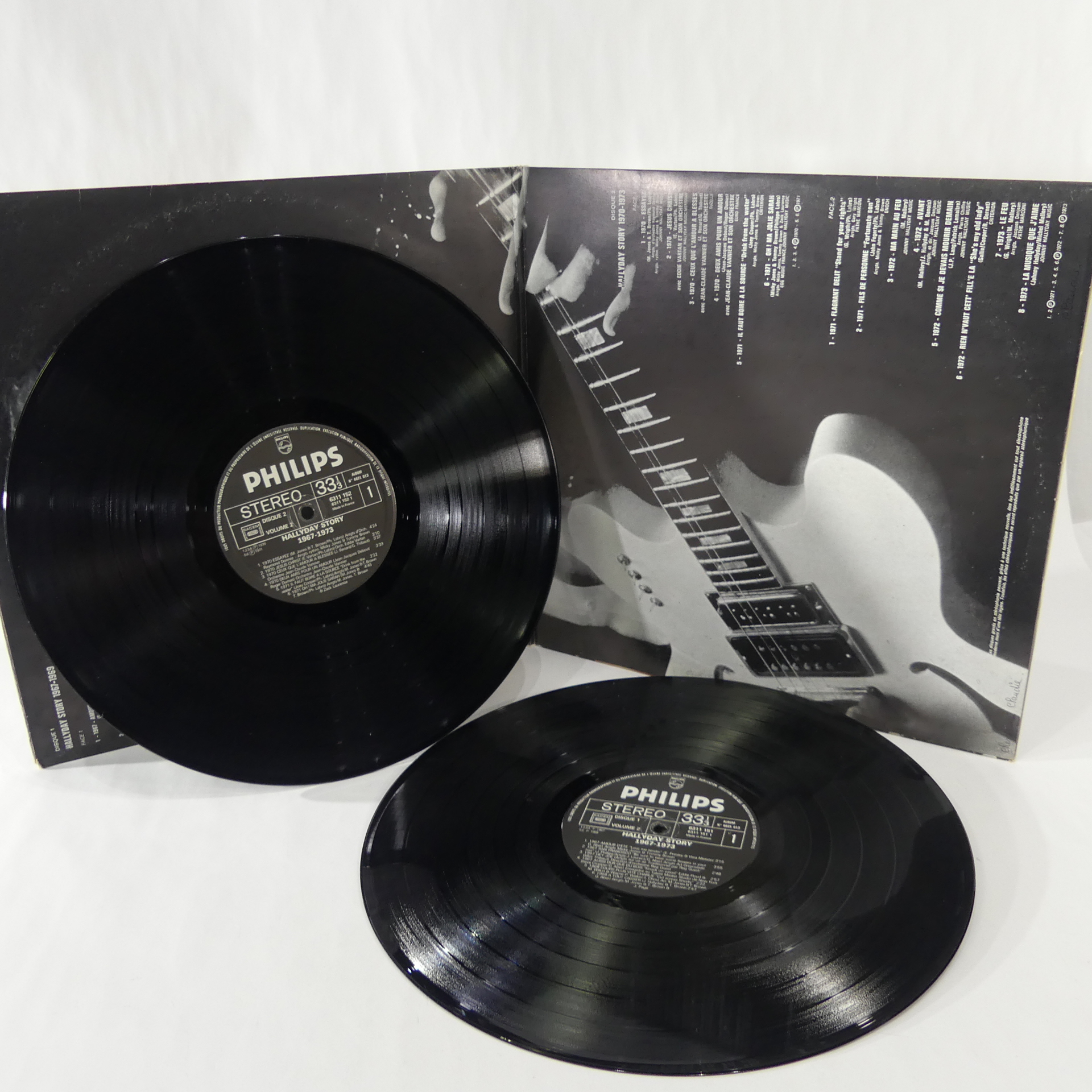 Voir photo 4 de Deux disques vinyles Johnny Hallyday – Hallyday Story 2 / 1967- 1973 Deux disques vinyles Johnny Hallyday – Hallyday Story 2 / 1967- 1973 Bon état reconditionné photo 4