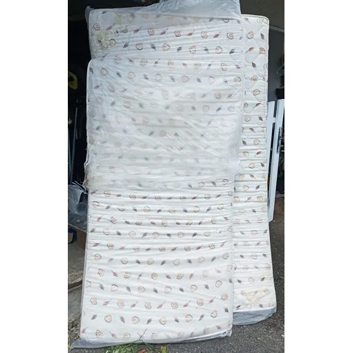Deux matelas pour lit ou canapé Marocain de 1,90 x 90 x 11 cm. Bon état reconditionné disponible sur Rakuten